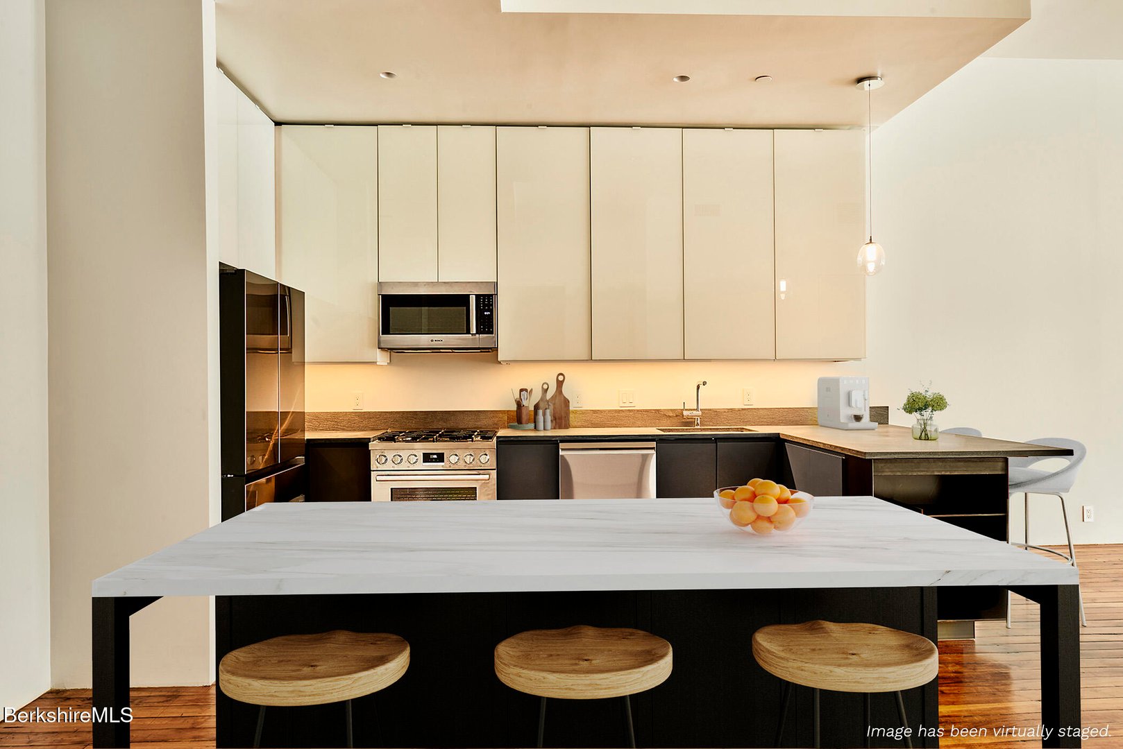 520 State Rd  #303 Photo 9