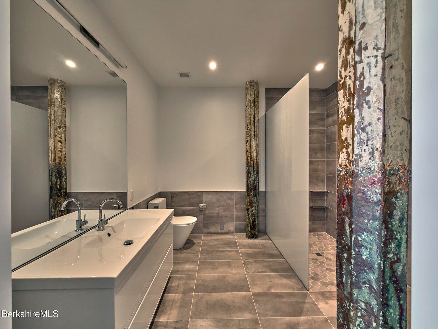 520 State Rd  #303 Photo 15