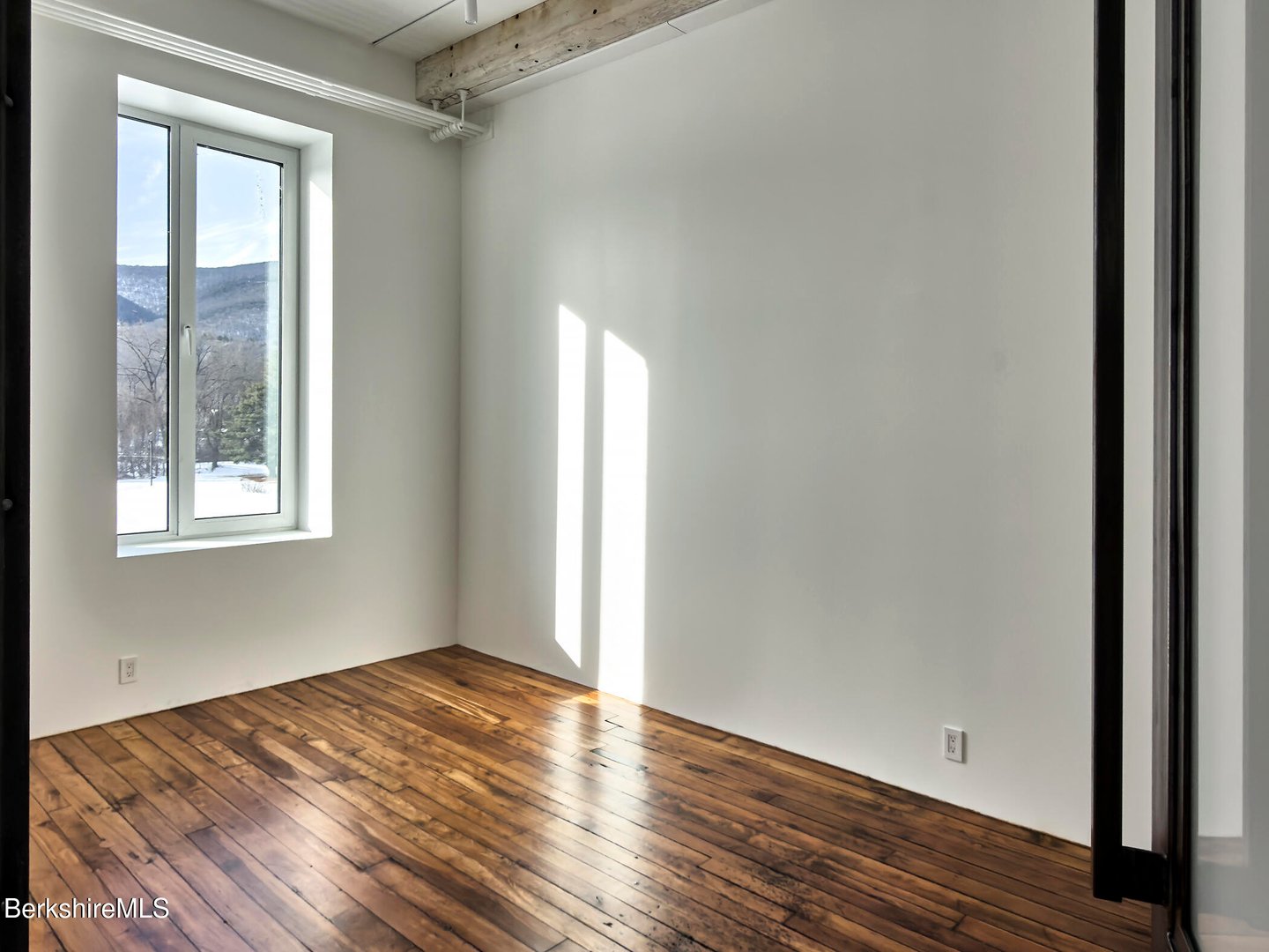 520 State Rd  #303 Photo 12