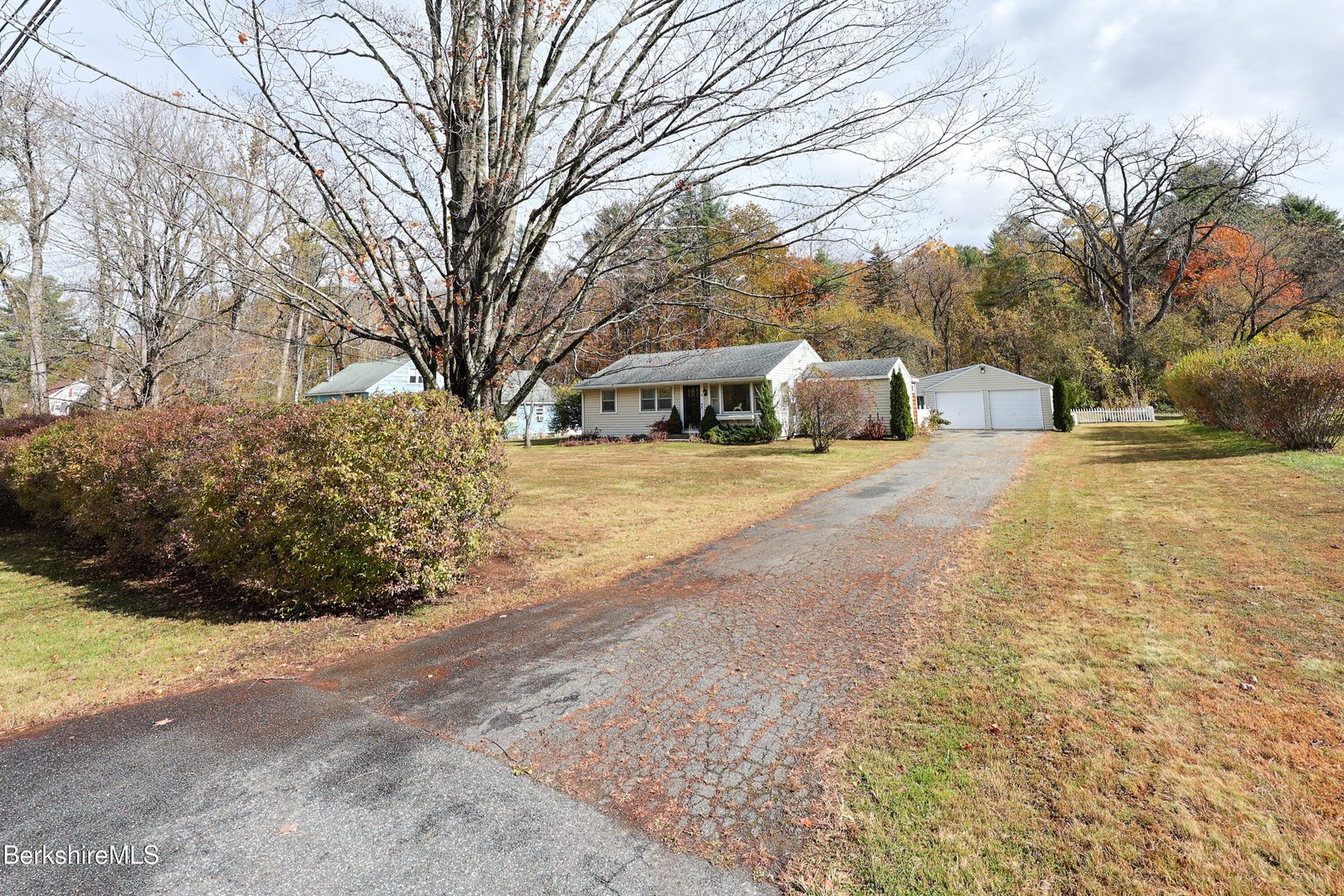 16 E New Lenox Rd Photo 2
