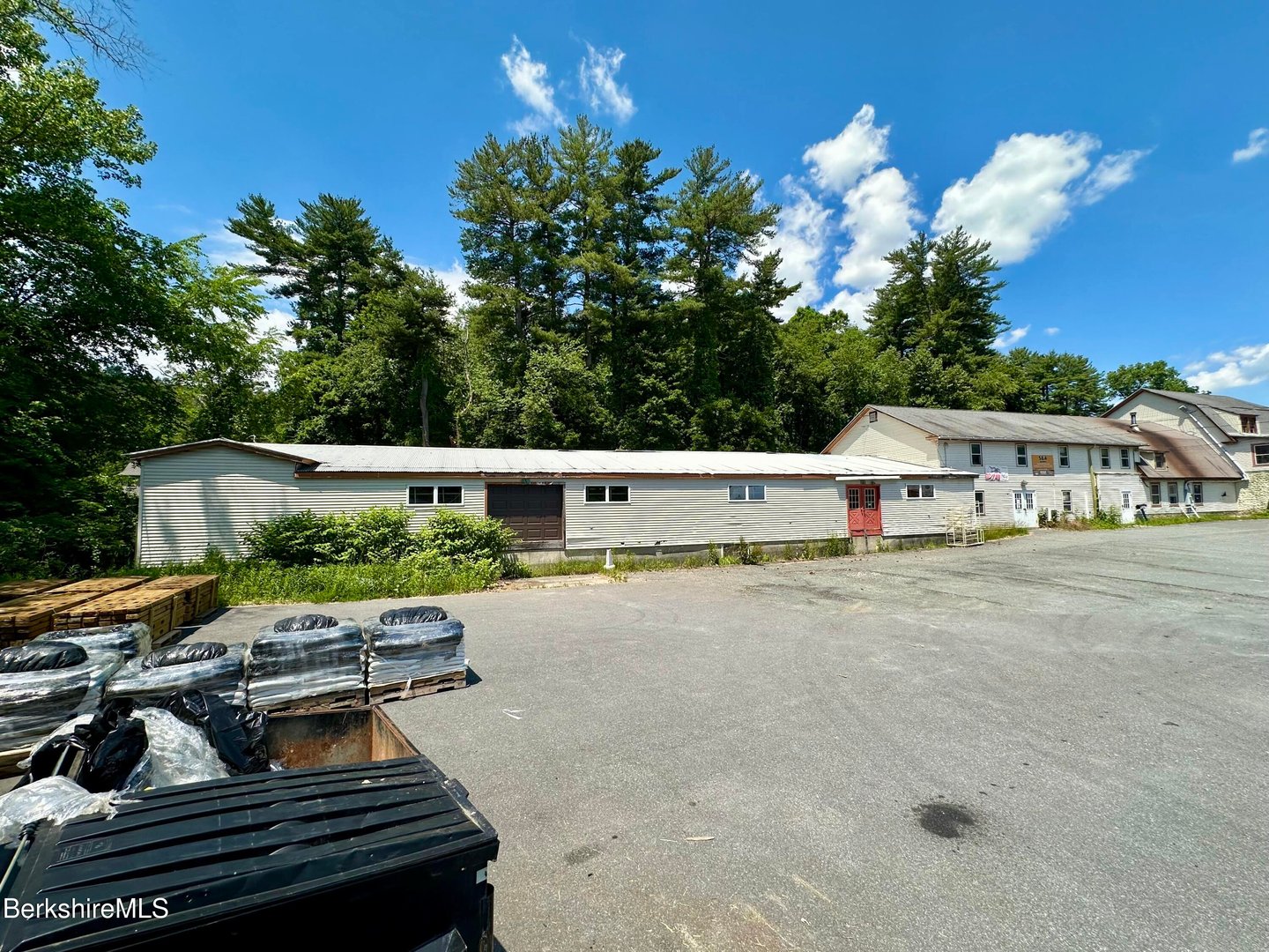 20 Maple Ave Photo 5