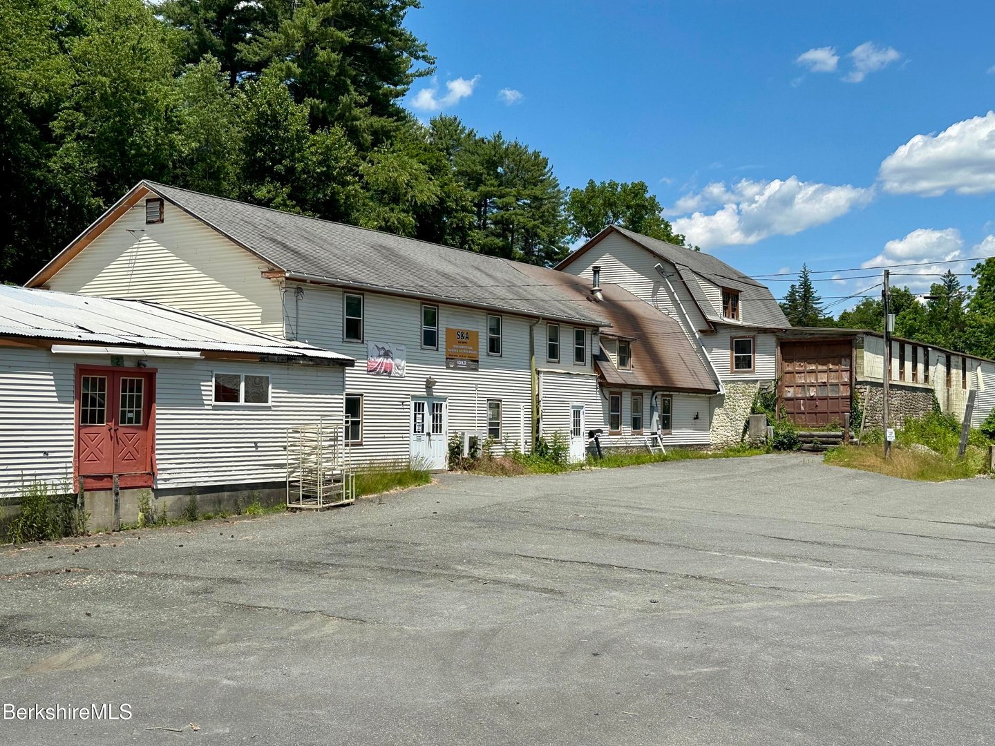 20 Maple Ave Photo 6