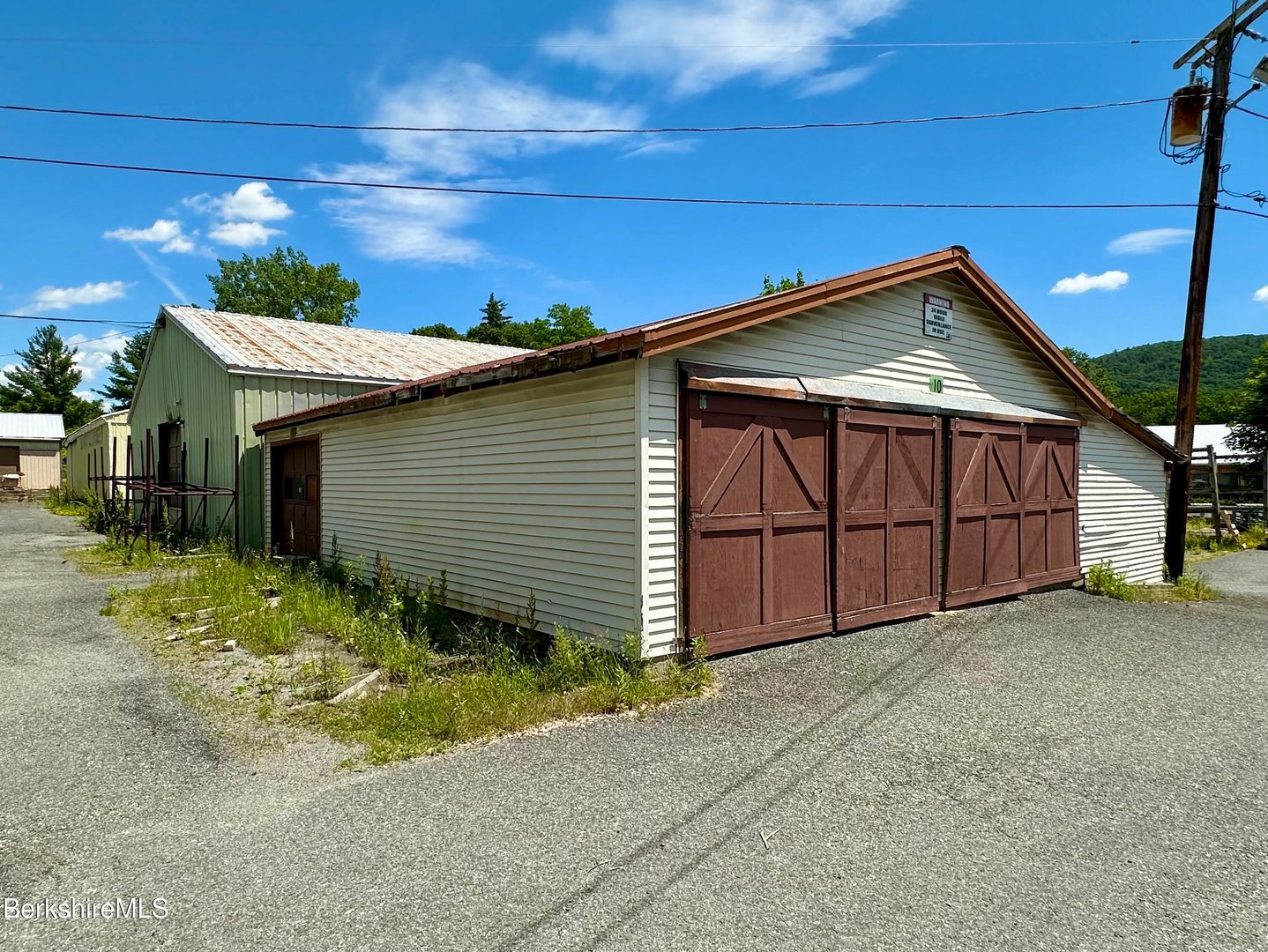 20 Maple Ave Photo 11