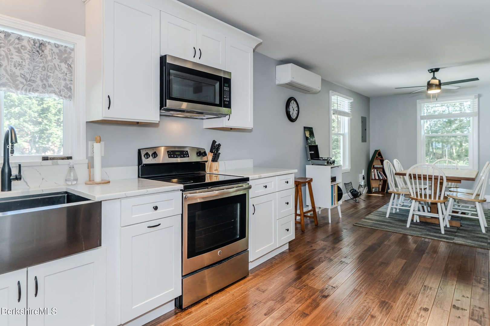 454 Pine Rd Photo 23