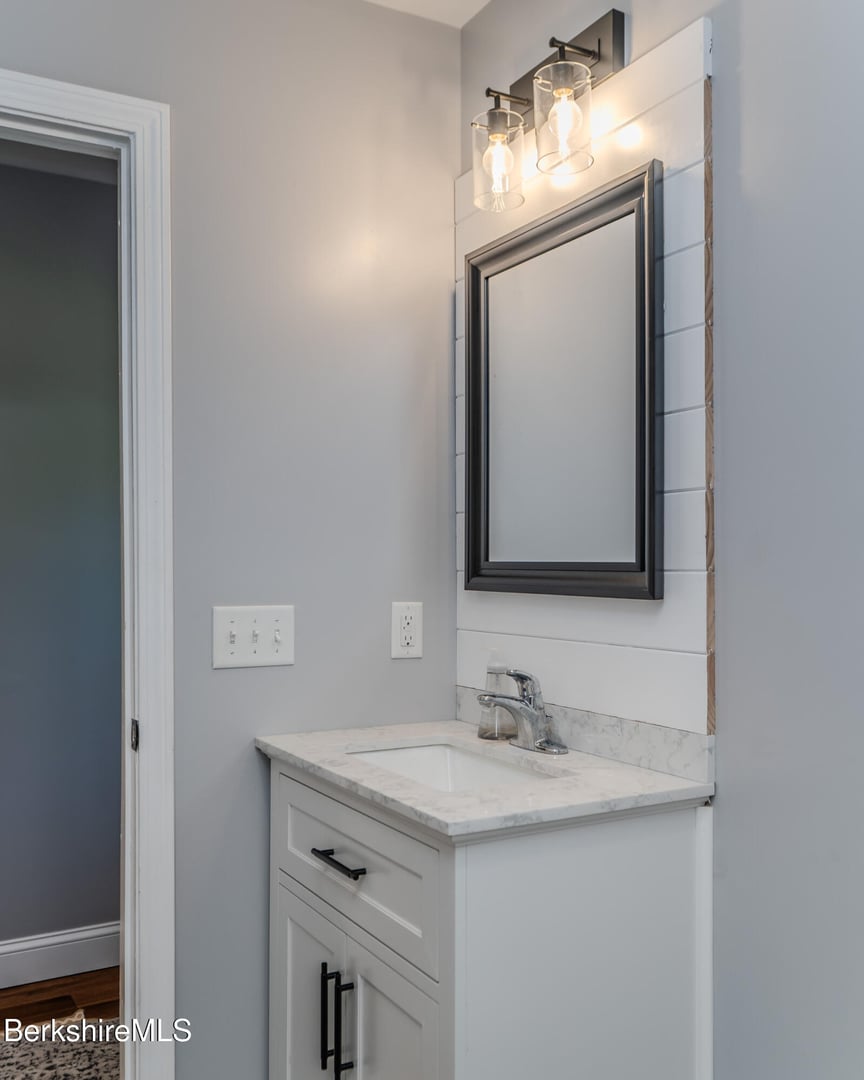 454 Pine Rd Photo 30