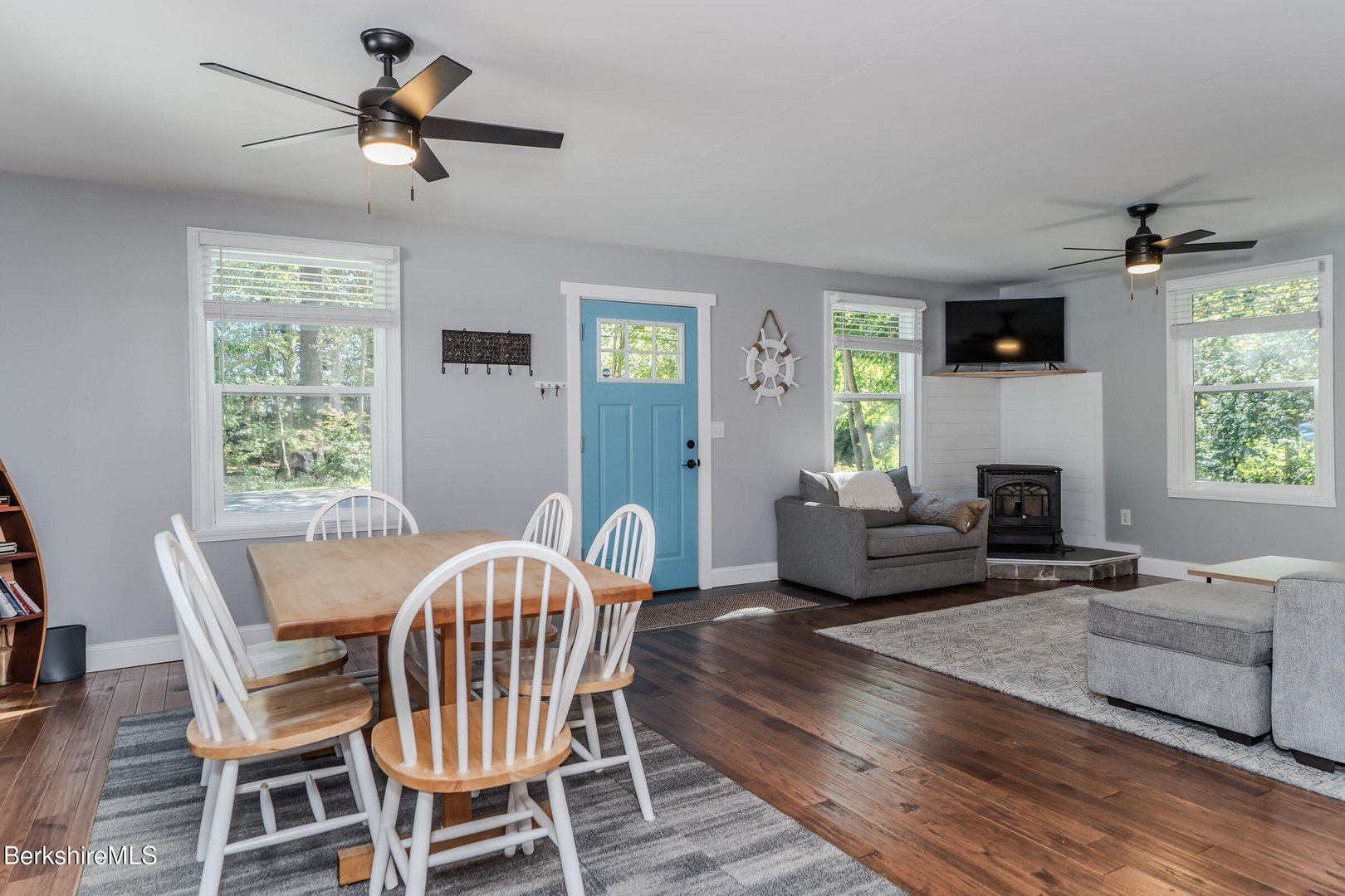 454 Pine Rd Photo 25