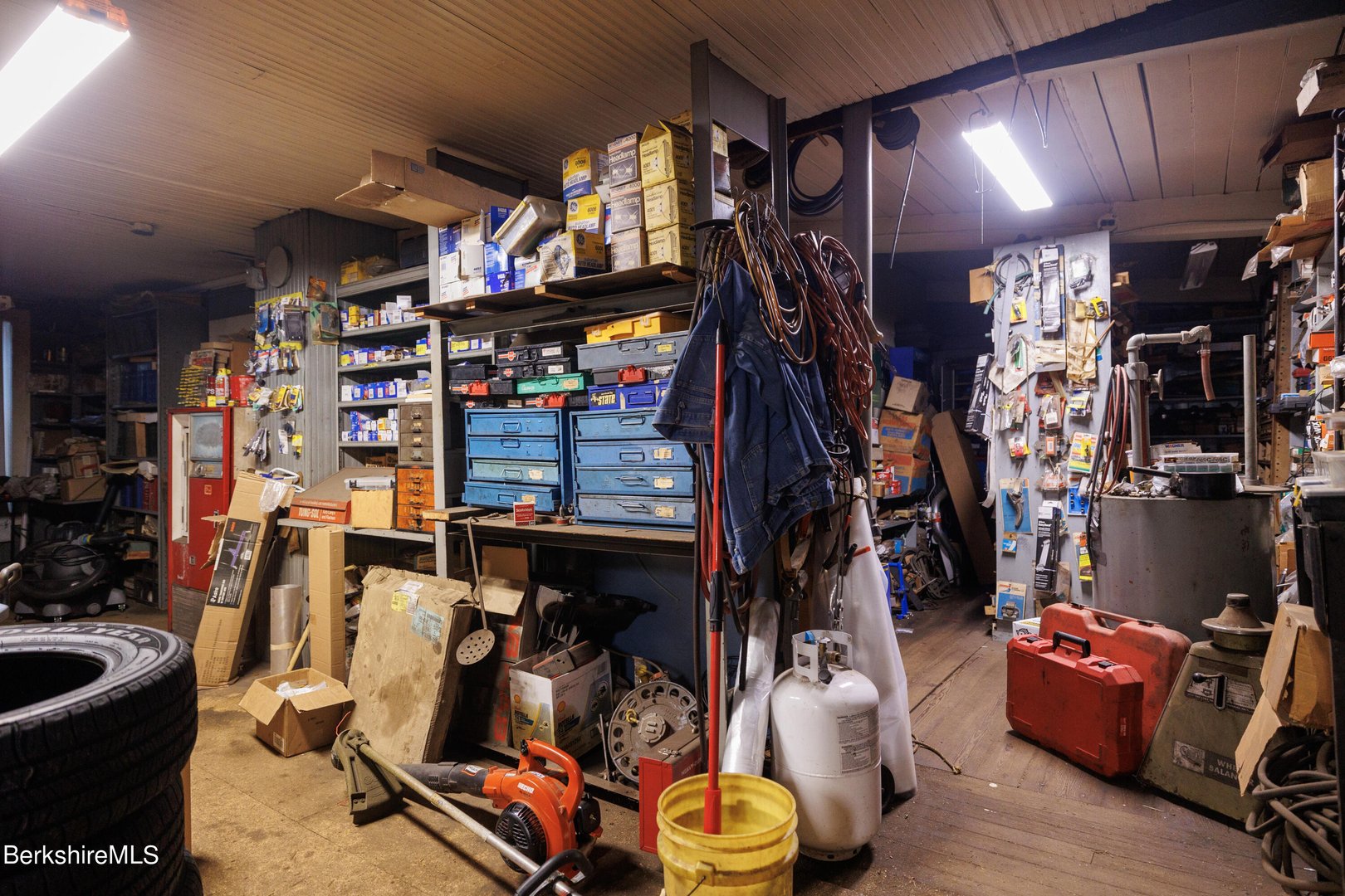 163 Front St Photo 24