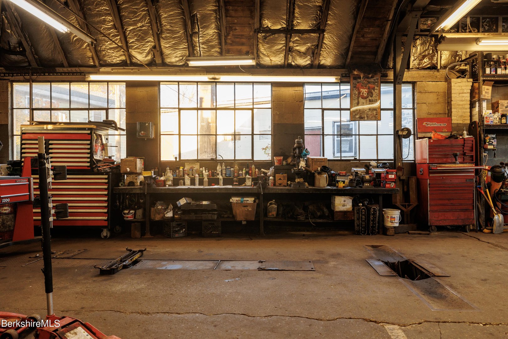 163 Front St Photo 8