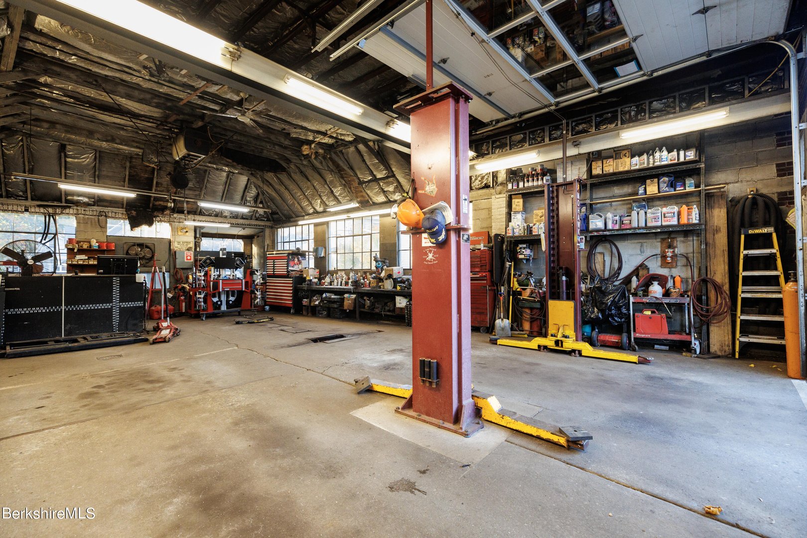 163 Front St Photo 5