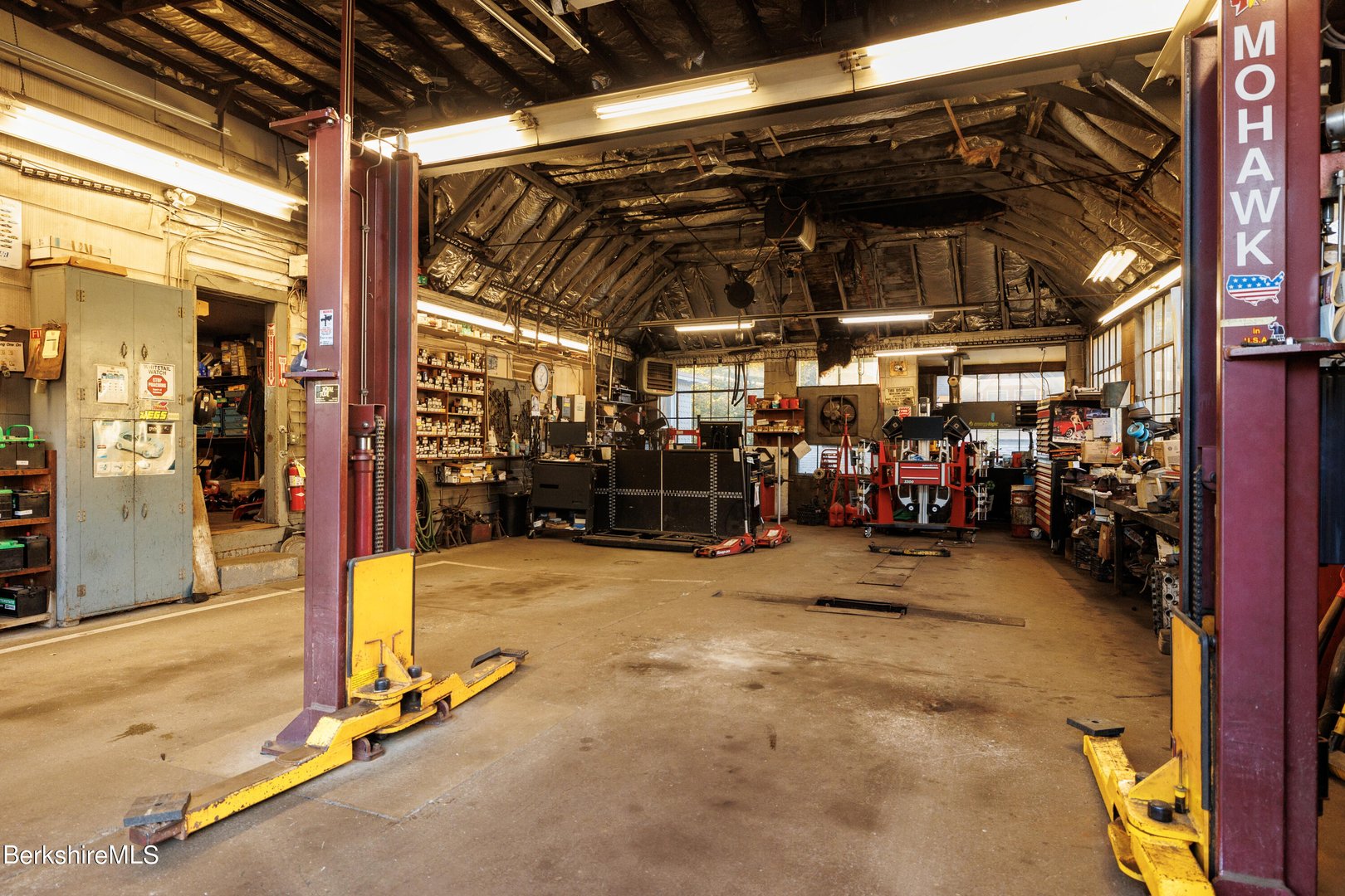 163 Front St Photo 4