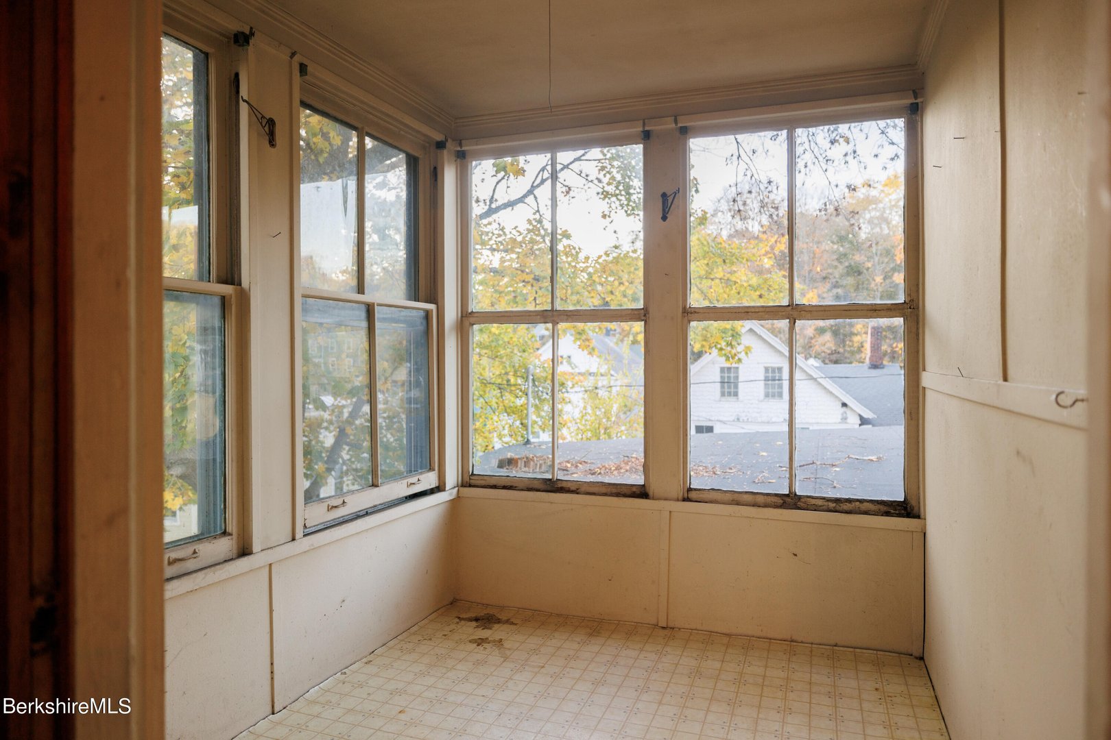 163 Front St Photo 13