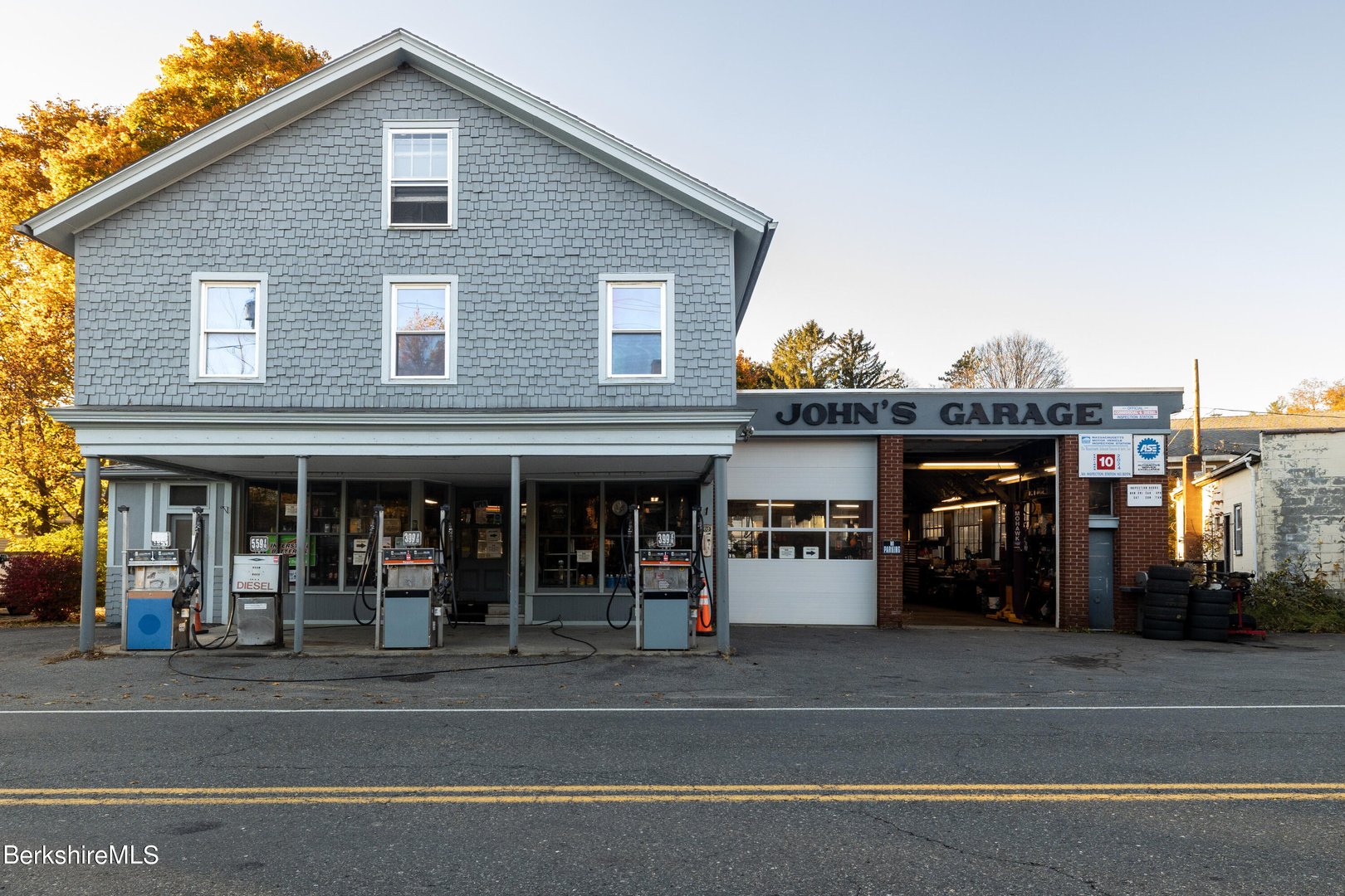 163 Front St Photo 2