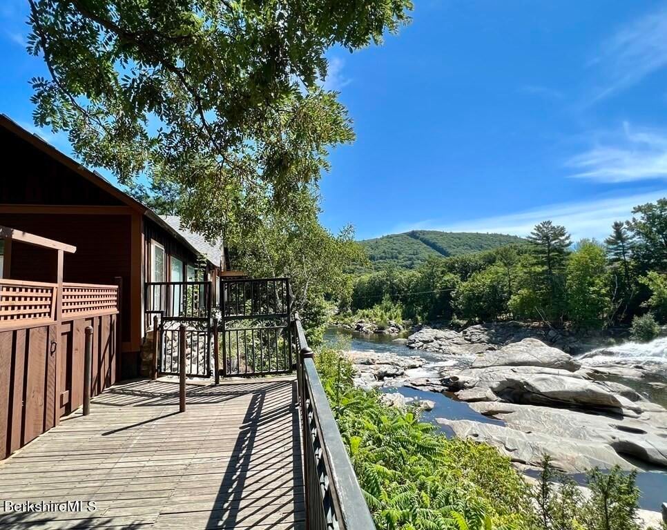 10 Deerfield Ave Unit 2 Photo 18