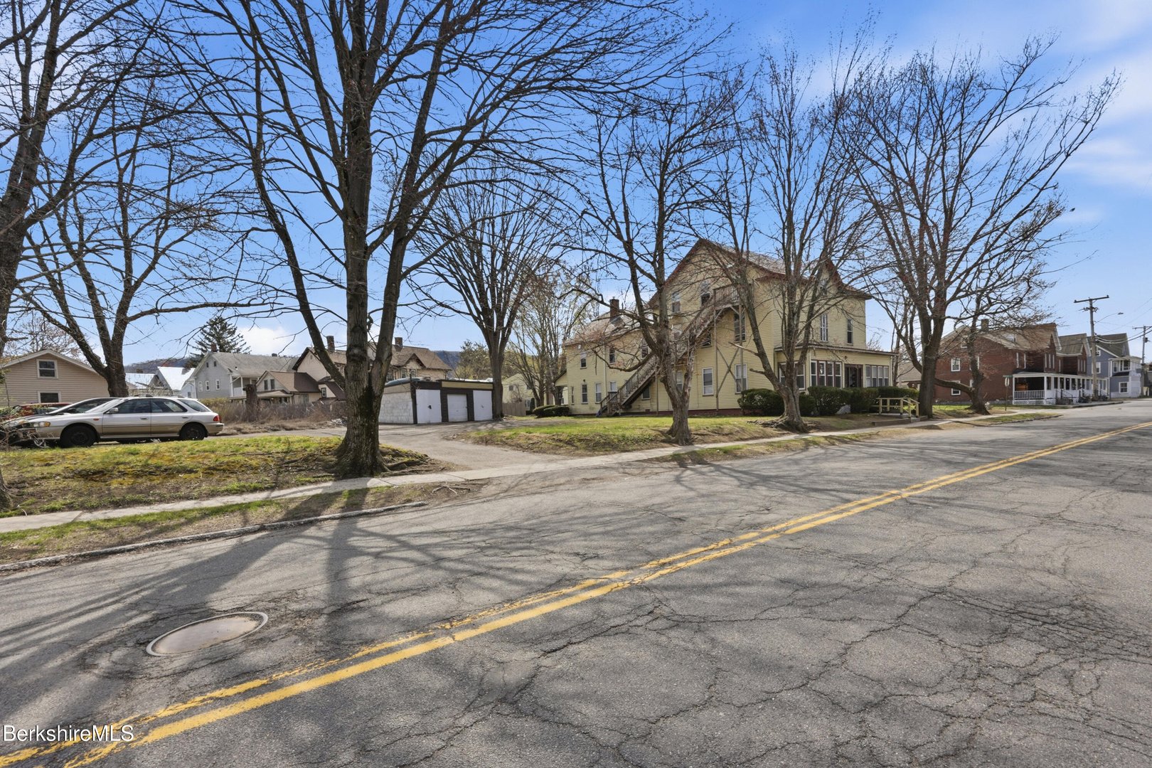 17 Adams St Photo 23