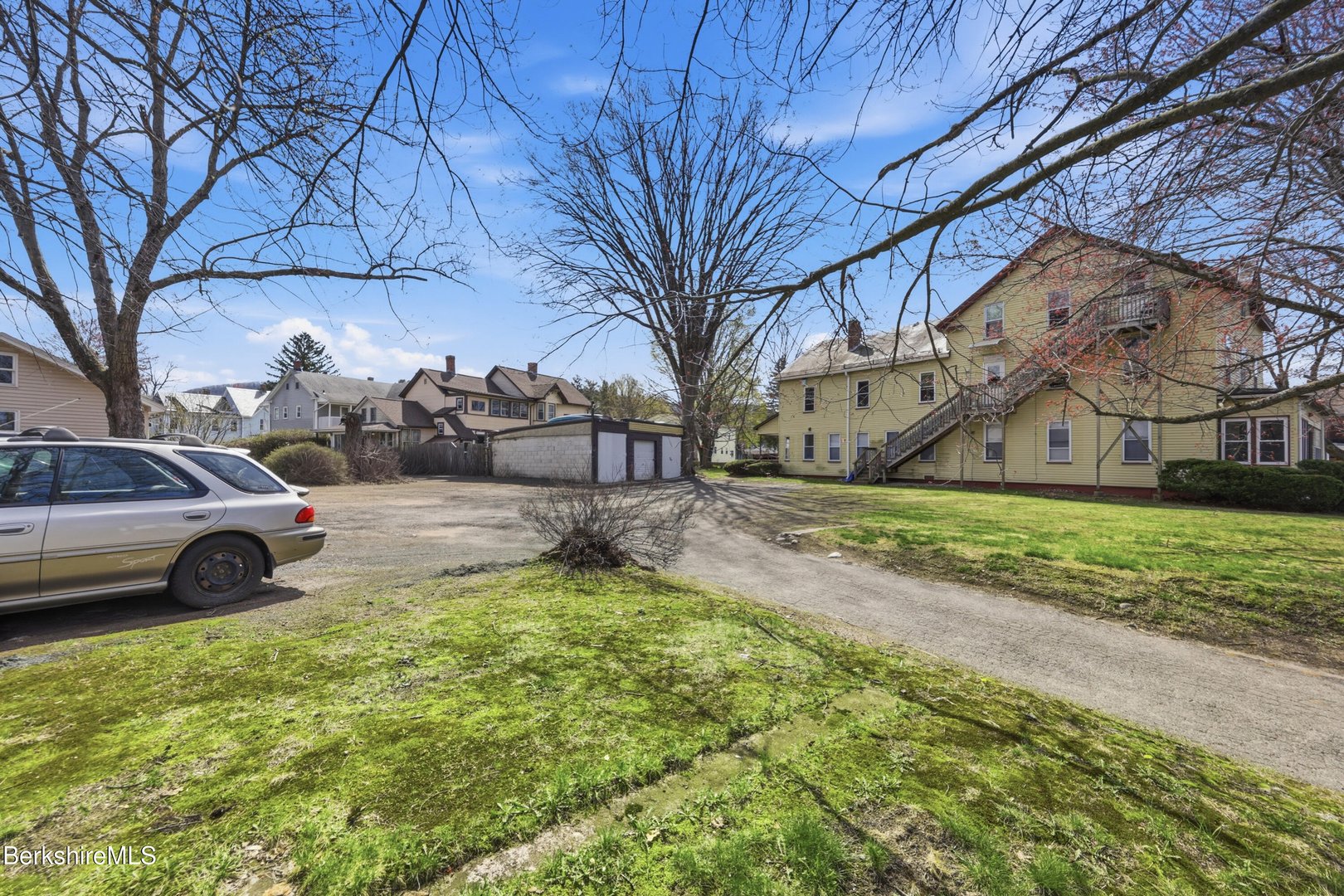 17 Adams St Photo 24