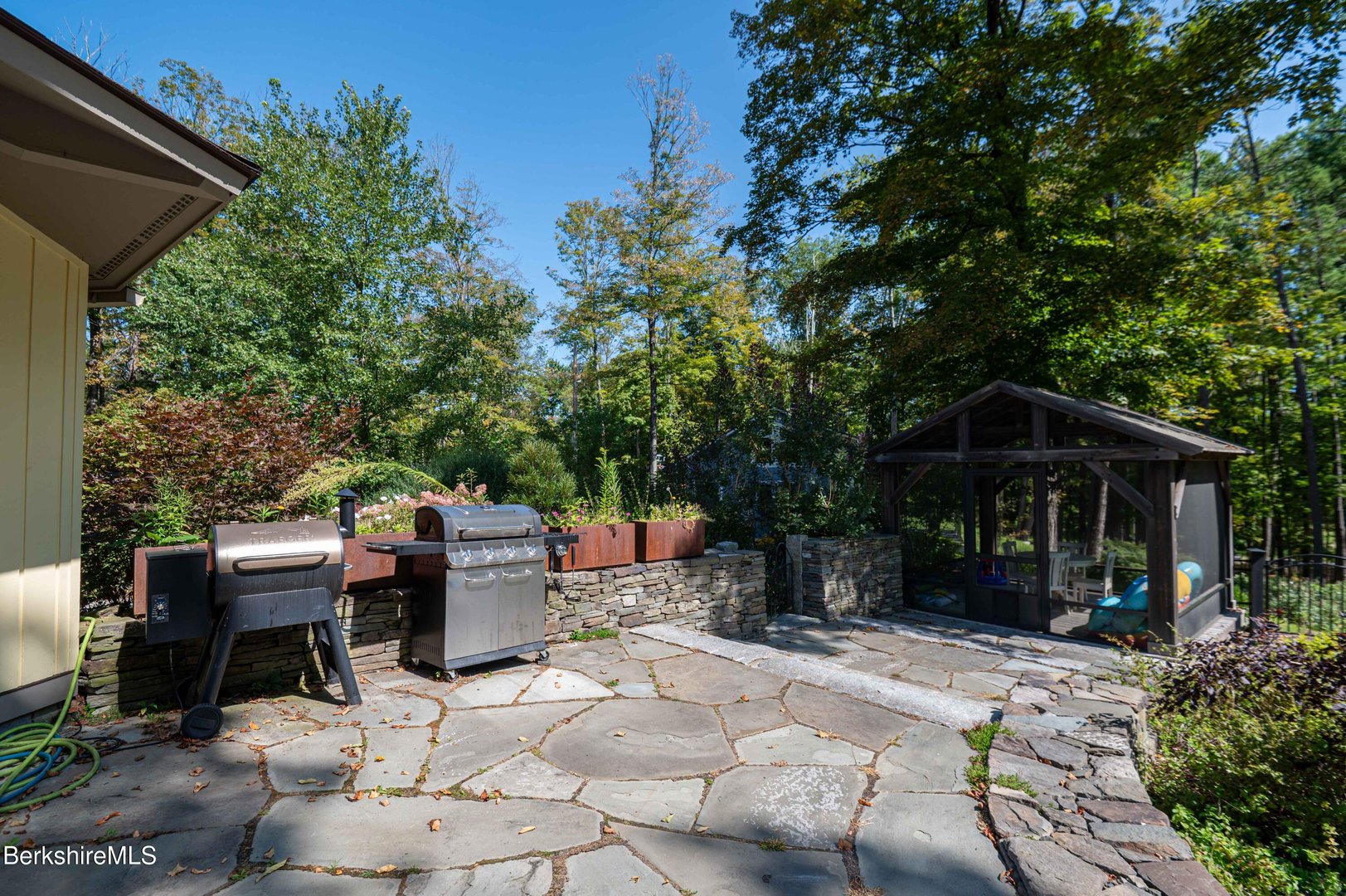 71 & 73 Blunt Rd Photo 9