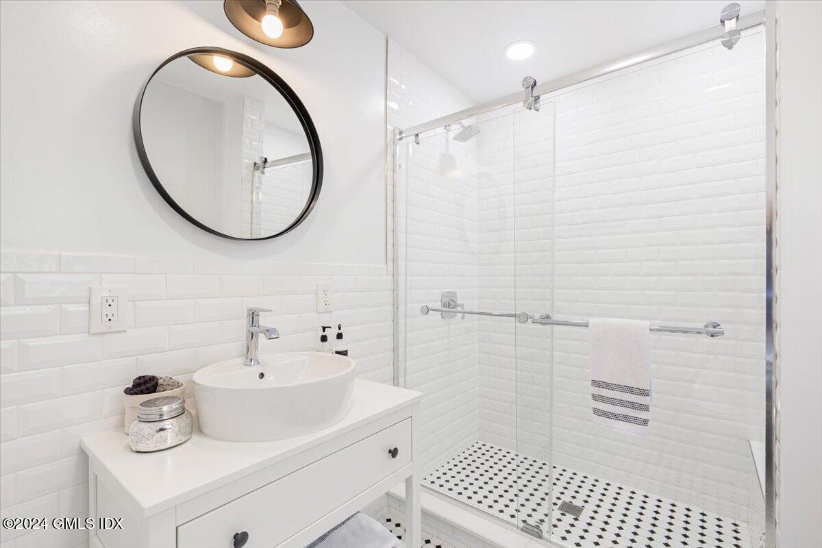 70 Gregory Road Photo 23