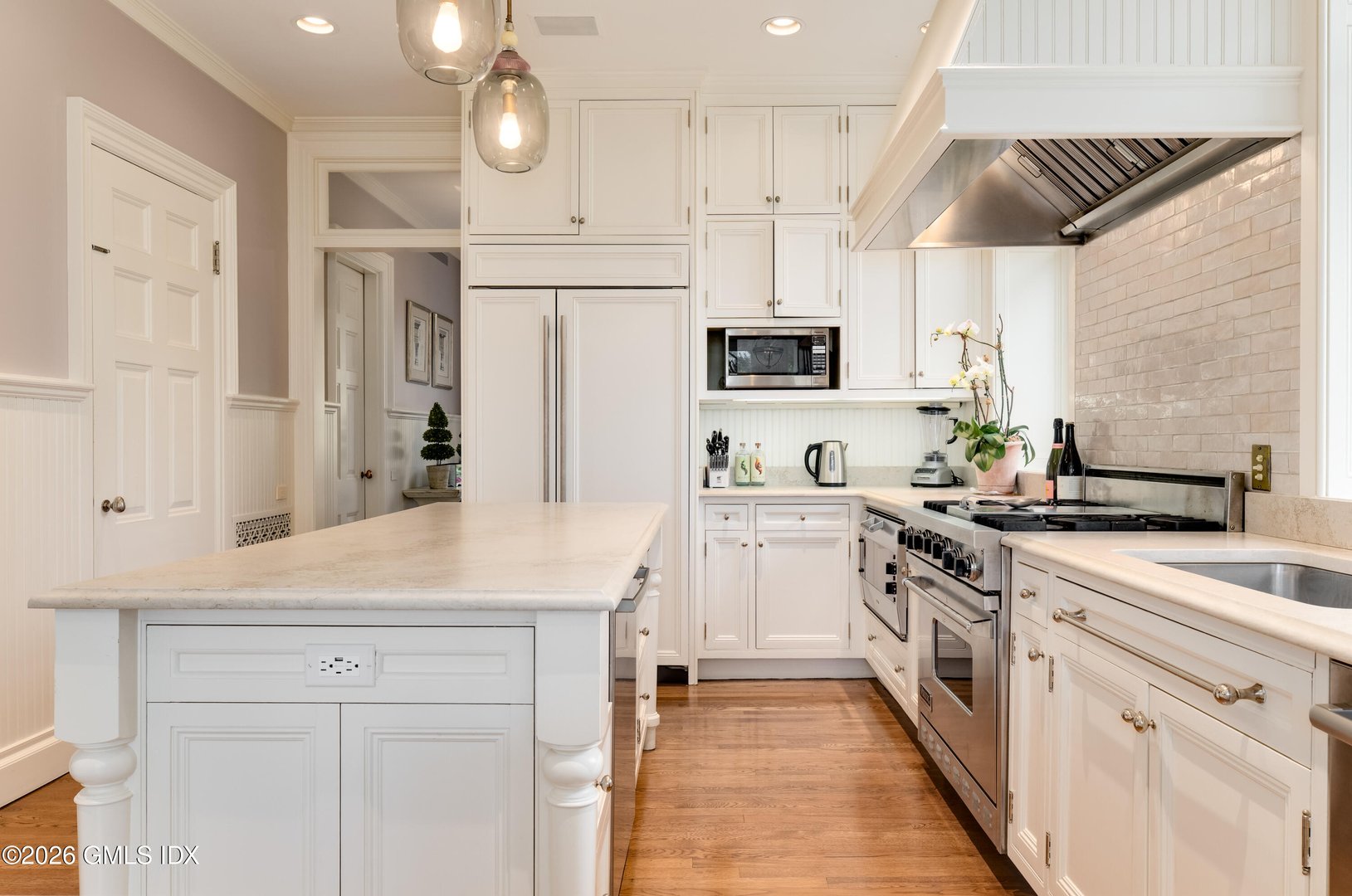 44 & 40 Mayo Avenue Photo 10