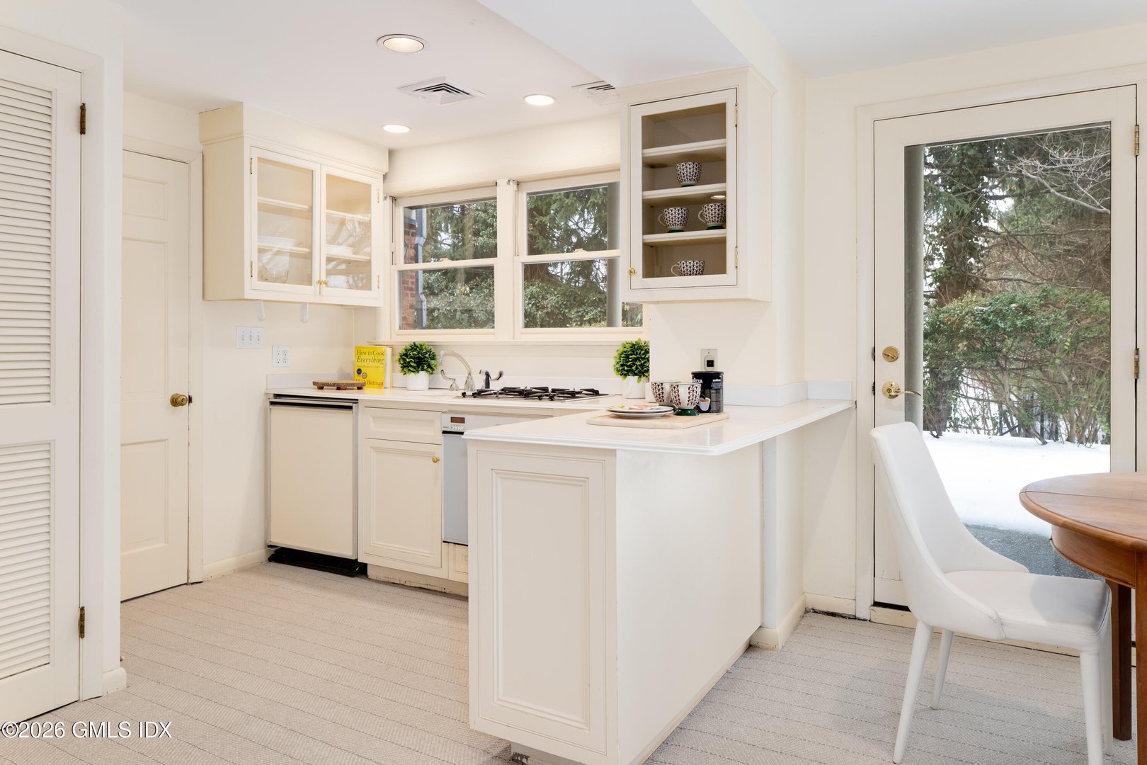 44 & 40 Mayo Avenue Photo 36