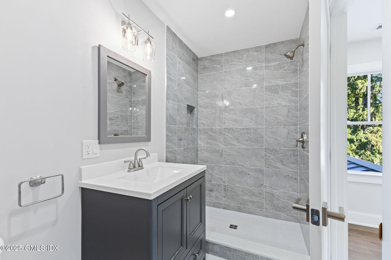 8 Park Avenue Photo 26