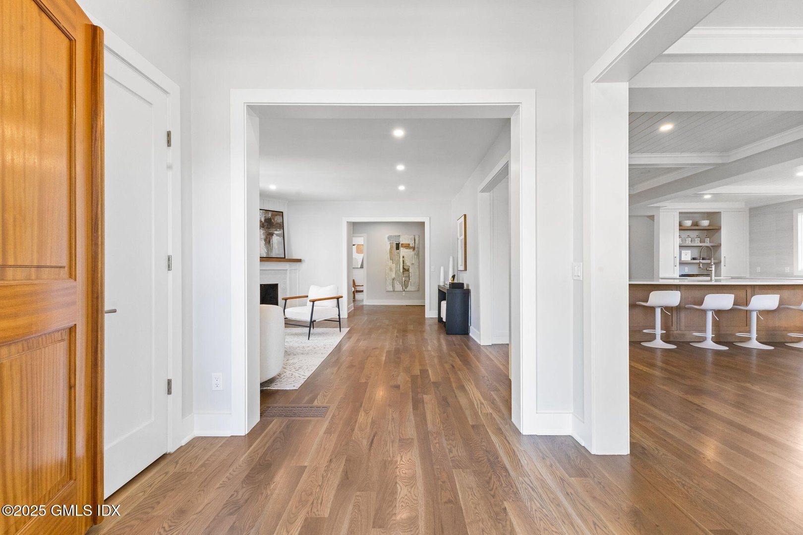 8 Park Avenue Photo 3