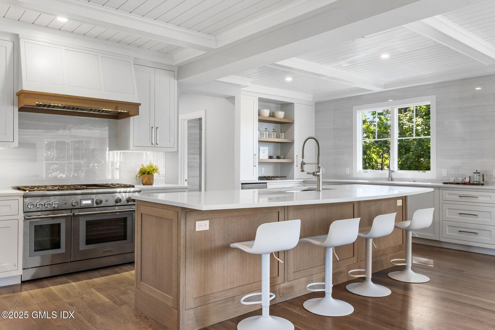 8 Park Avenue Photo 9