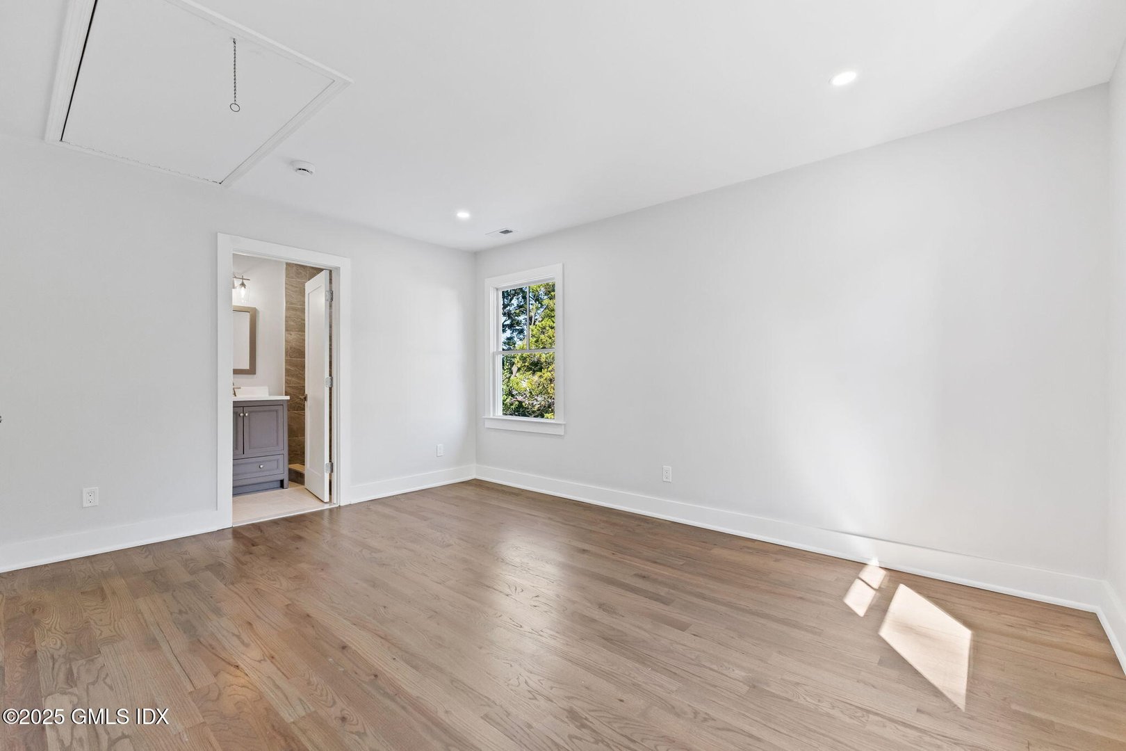 8 Park Avenue Photo 25