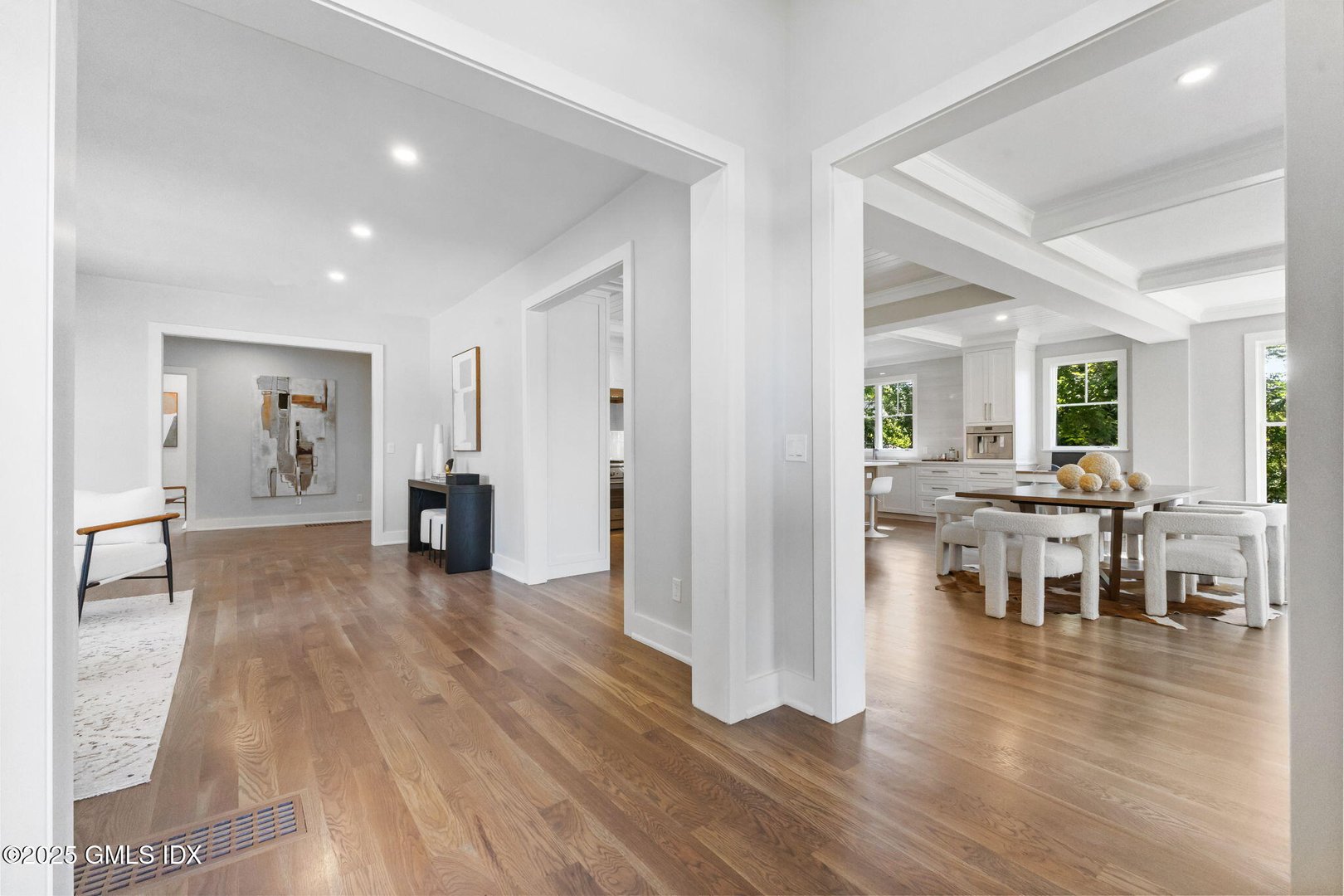 8 Park Avenue Photo 4