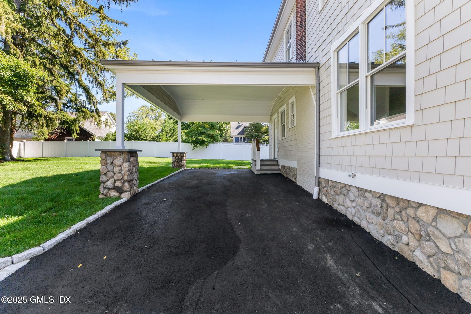 8 Park Avenue Photo 49