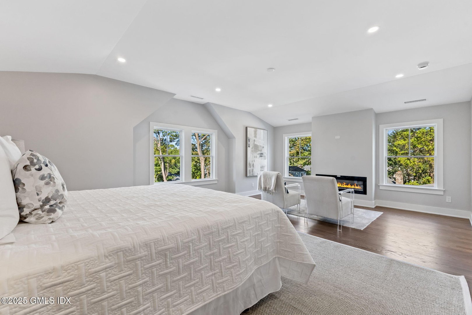 8 Park Avenue Photo 44