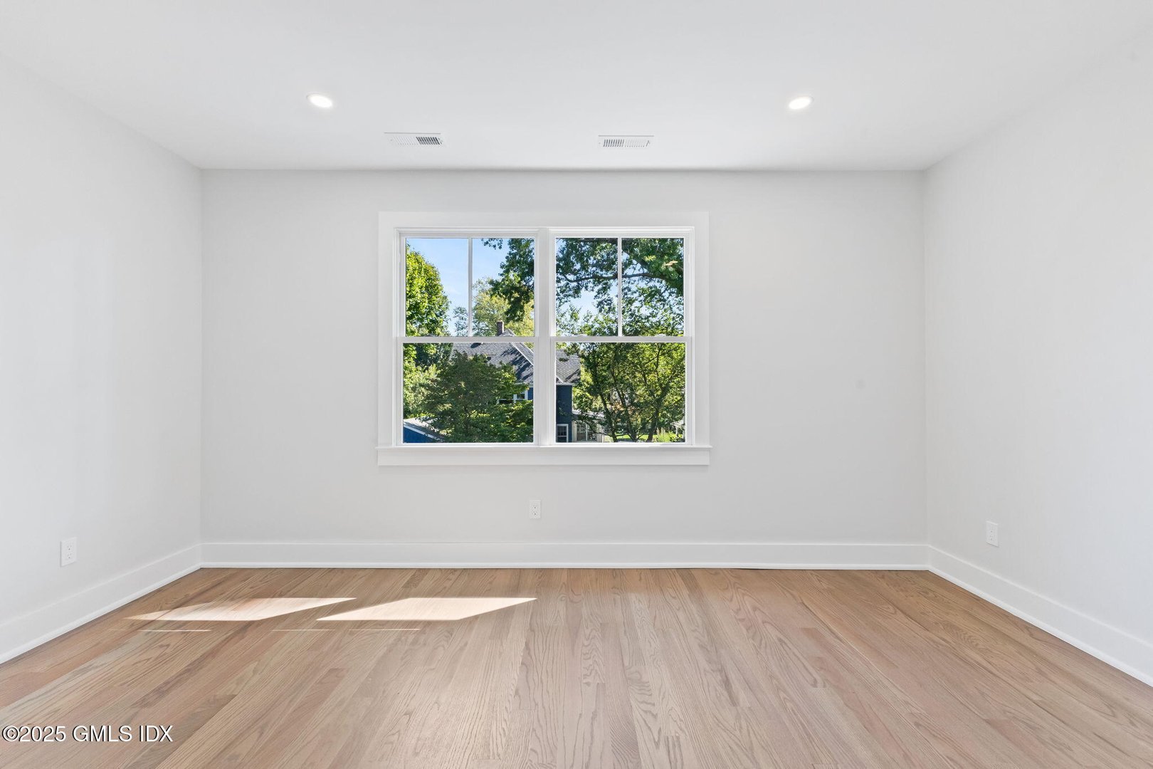 8 Park Avenue Photo 34