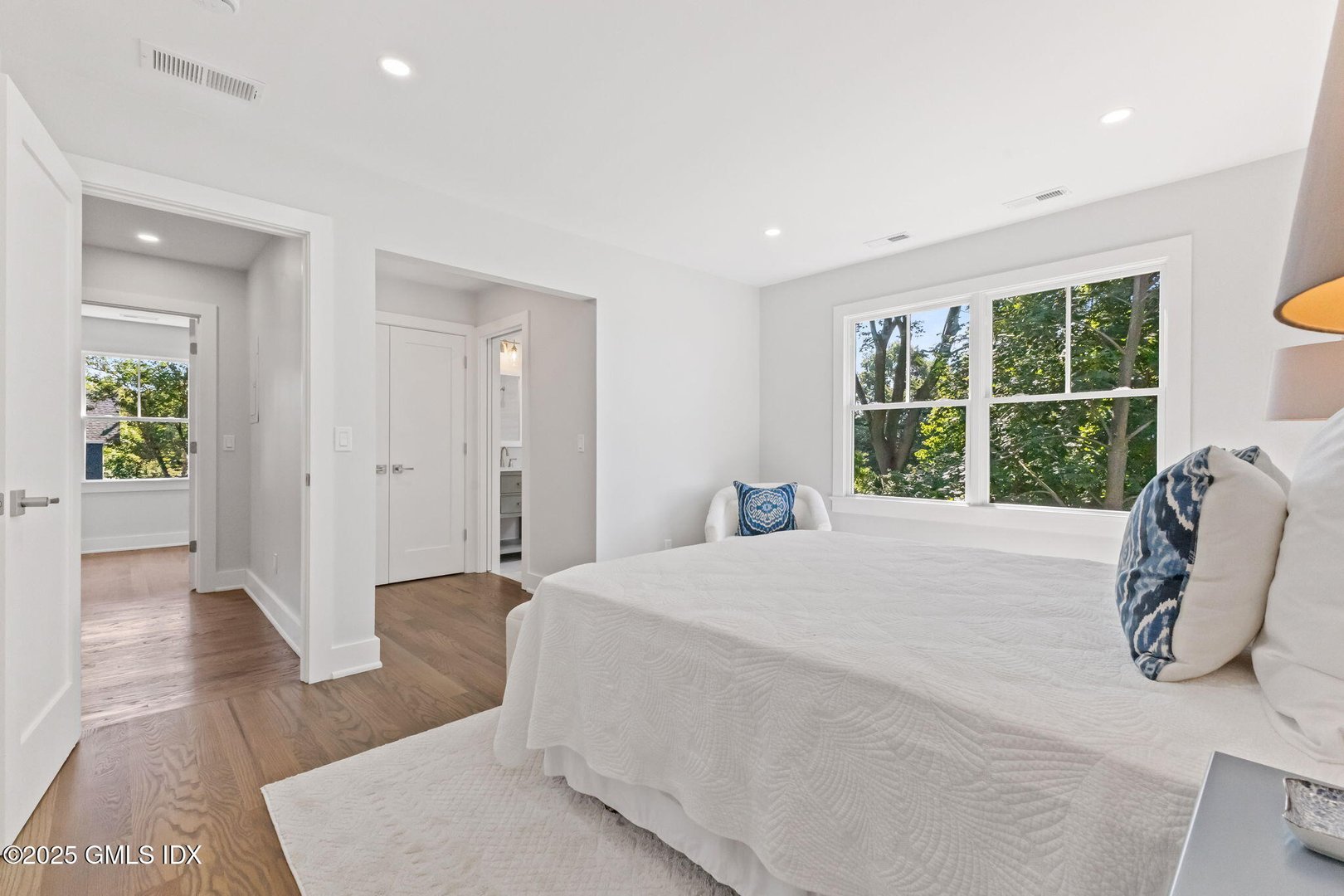 8 Park Avenue Photo 31