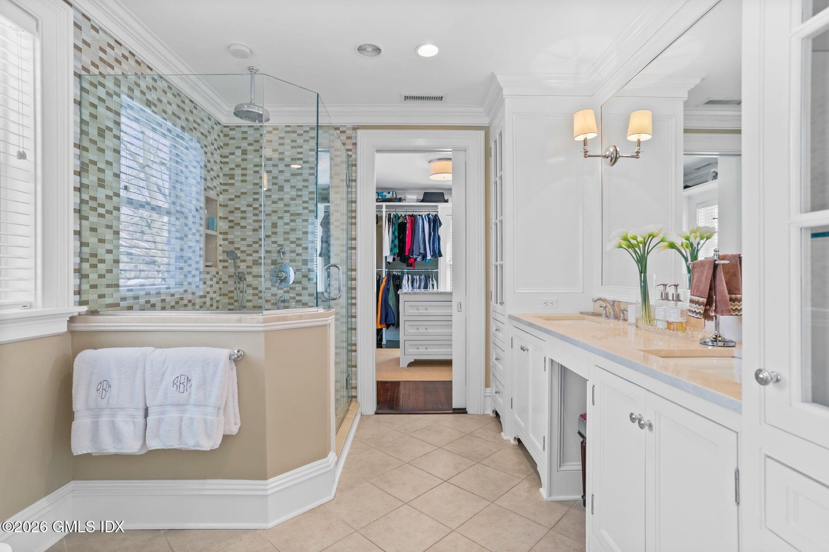 2 Forest Avenue Photo 25