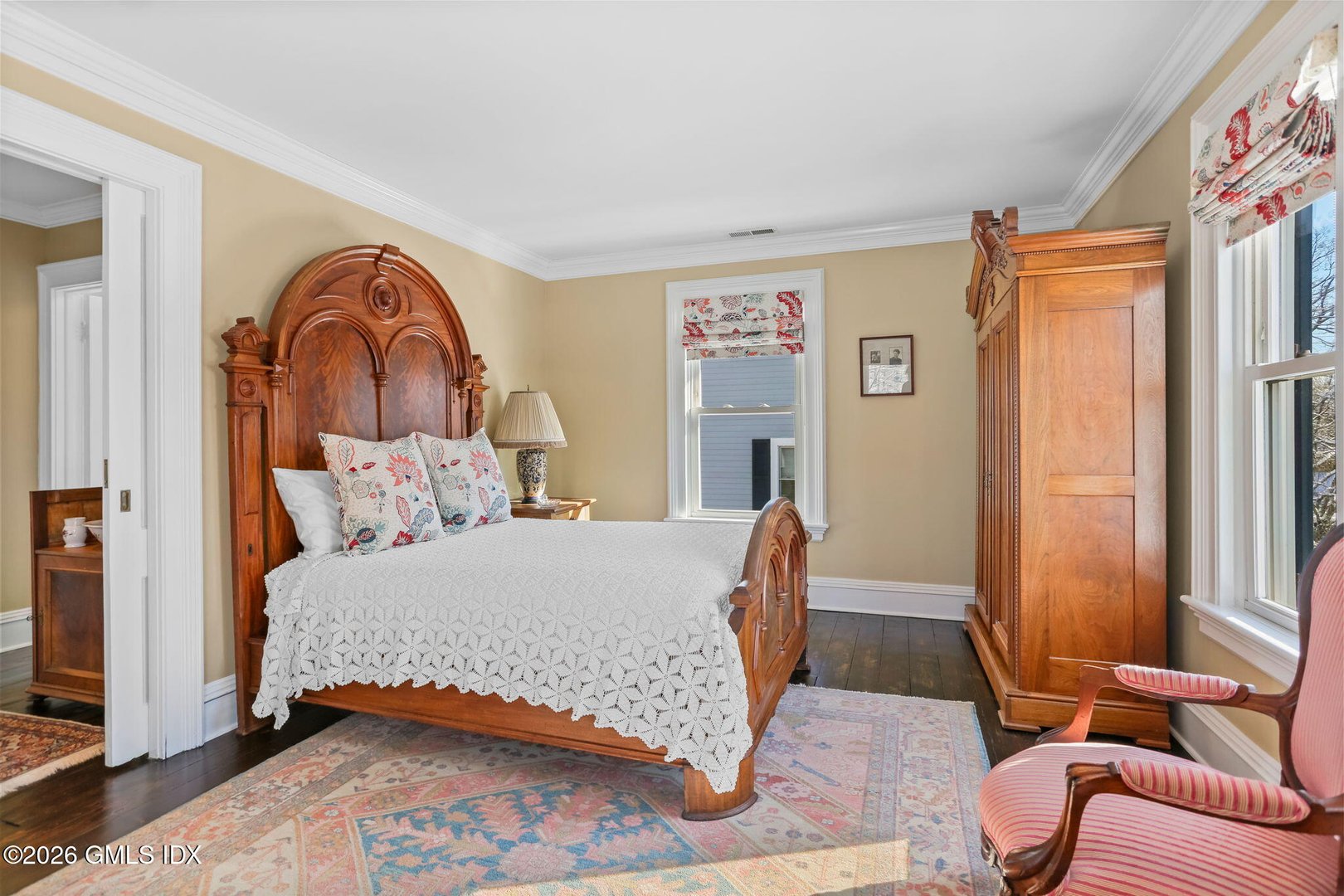 2 Forest Avenue Photo 33