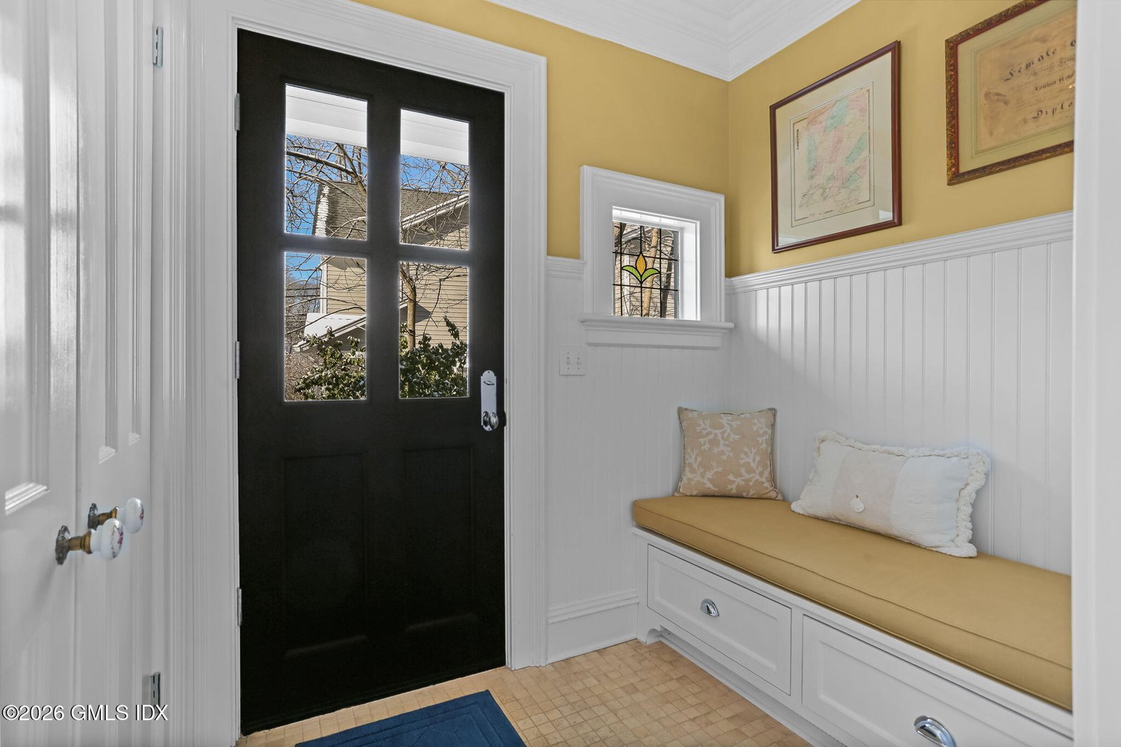 2 Forest Avenue Photo 21