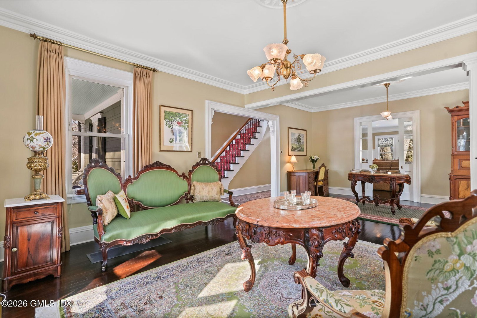 2 Forest Avenue Photo 10