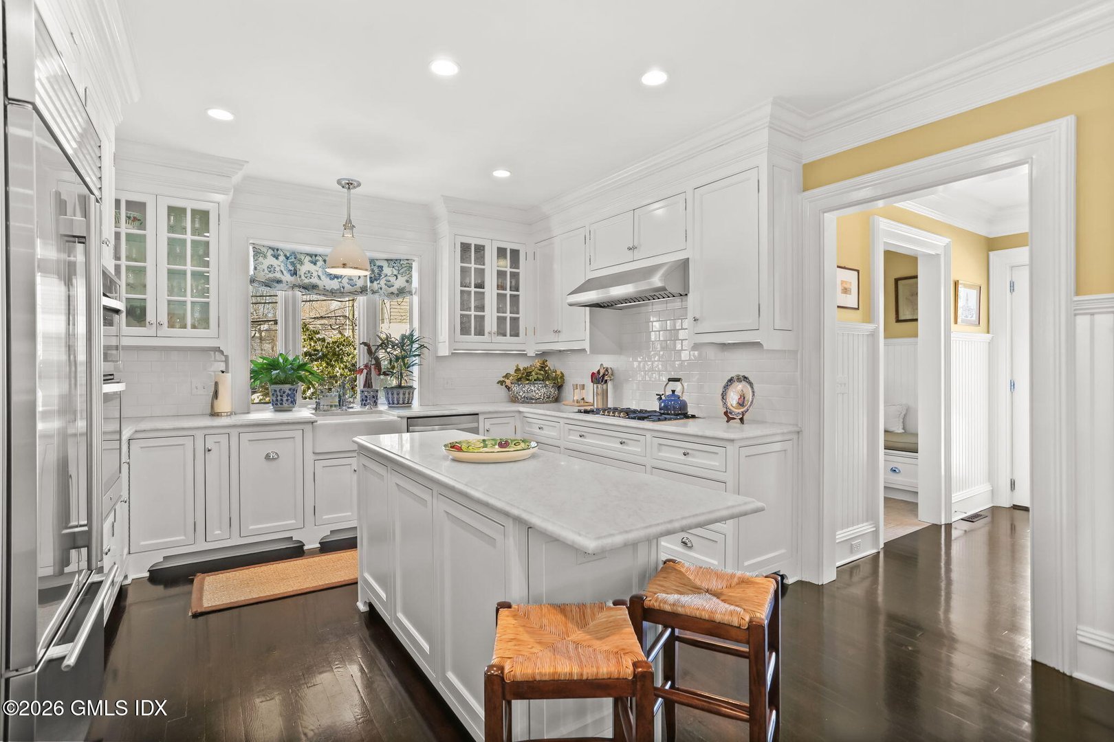 2 Forest Avenue Photo 17