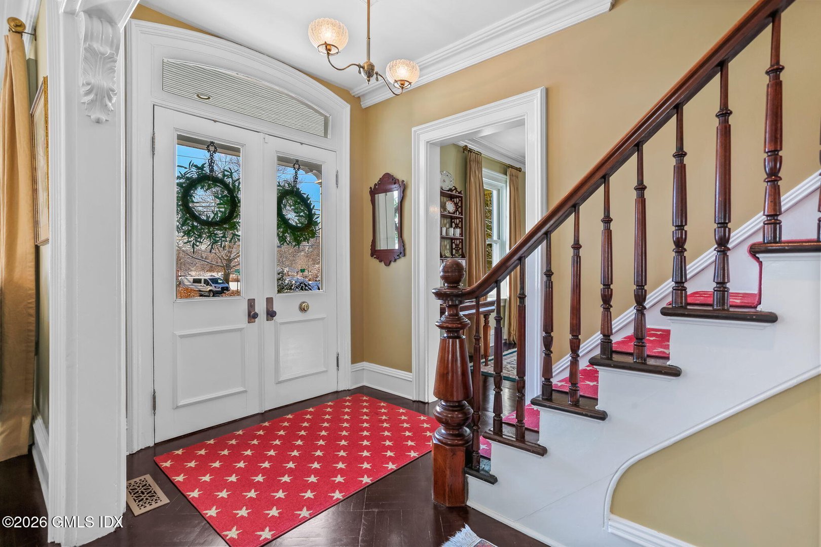 2 Forest Avenue Photo 5