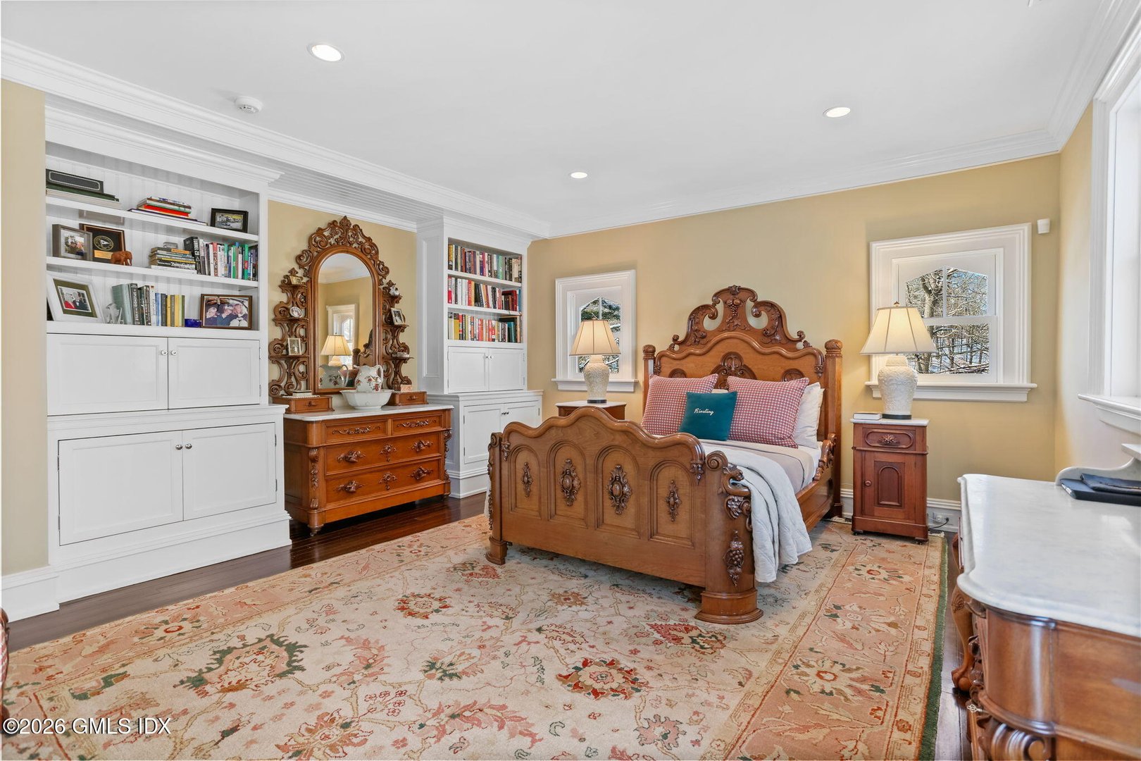 2 Forest Avenue Photo 23