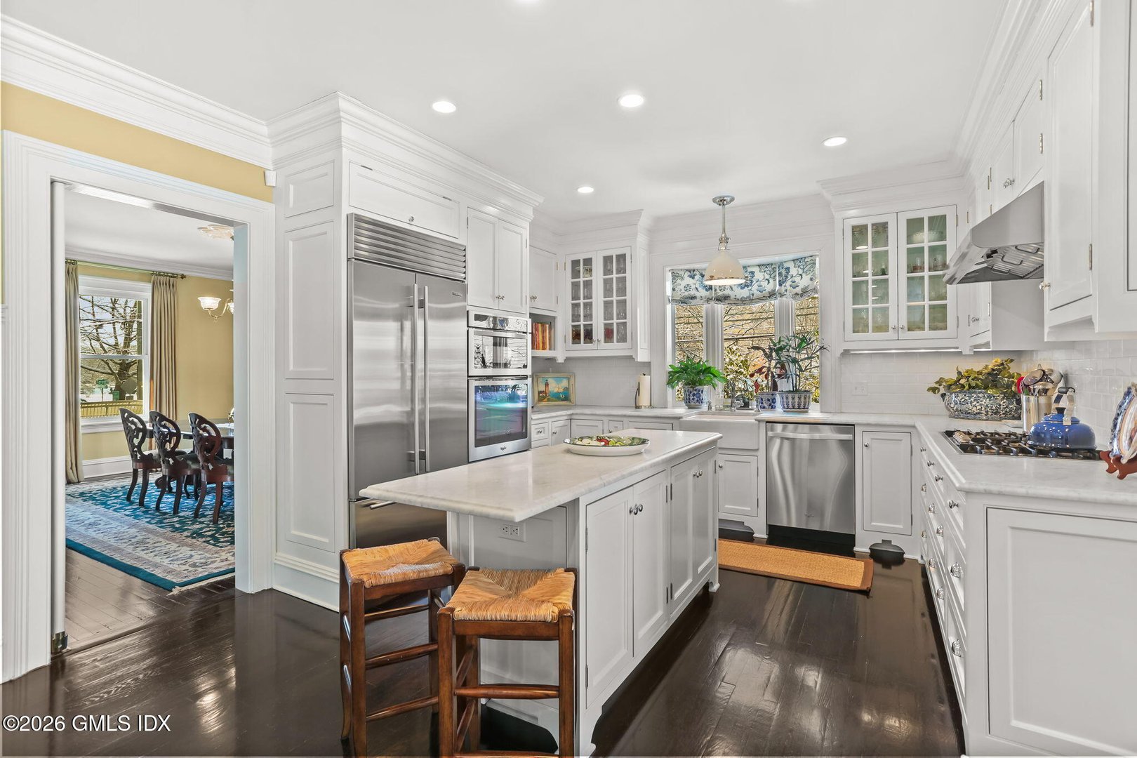 2 Forest Avenue Photo 18