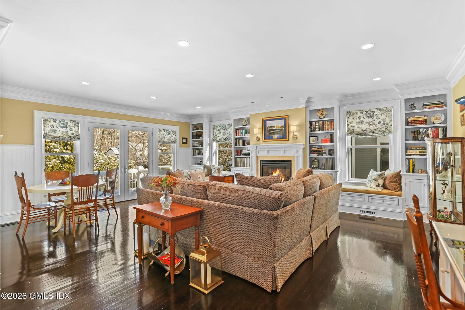 2 Forest Avenue Photo 14