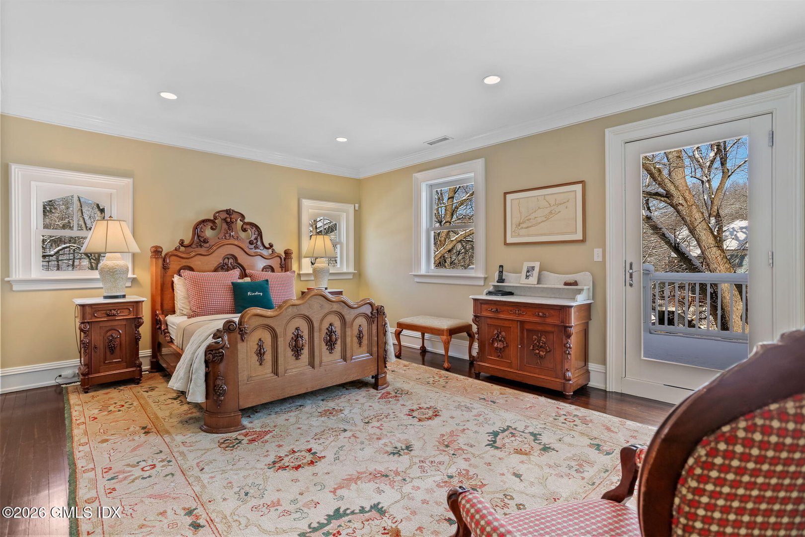 2 Forest Avenue Photo 22