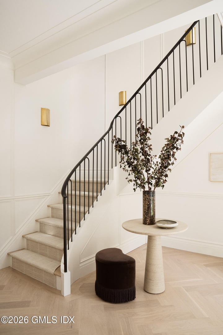60 Benjamin Street Photo 4