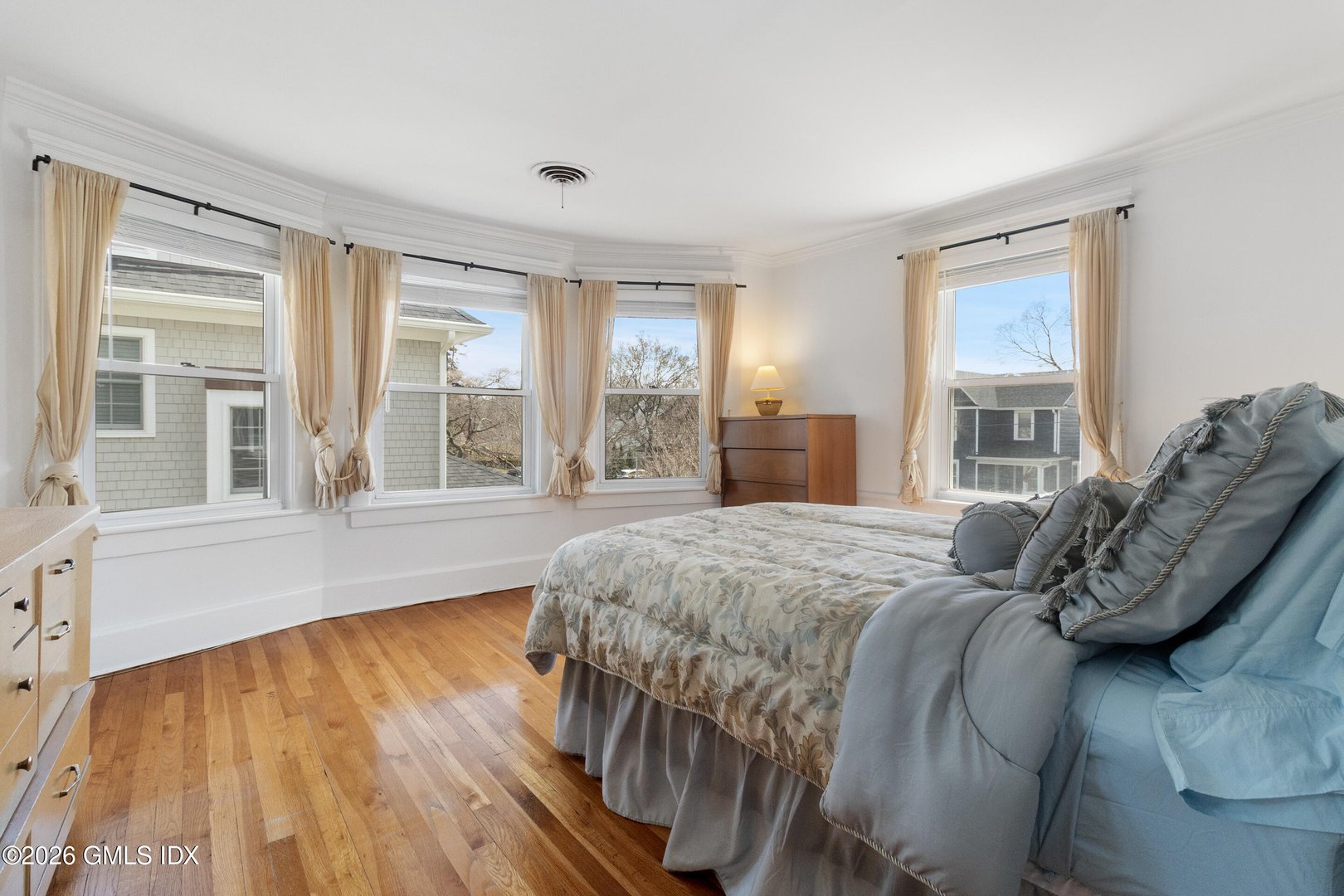 16 Kent Place Photo 23