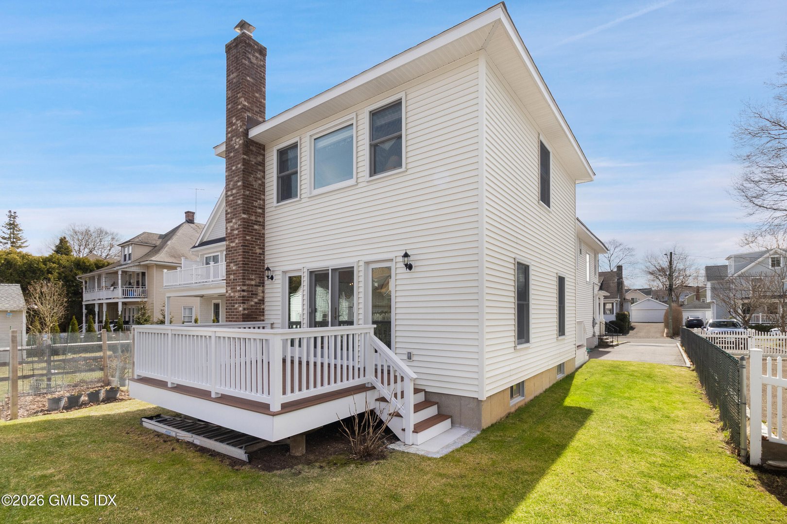 16 Kent Place Photo 4