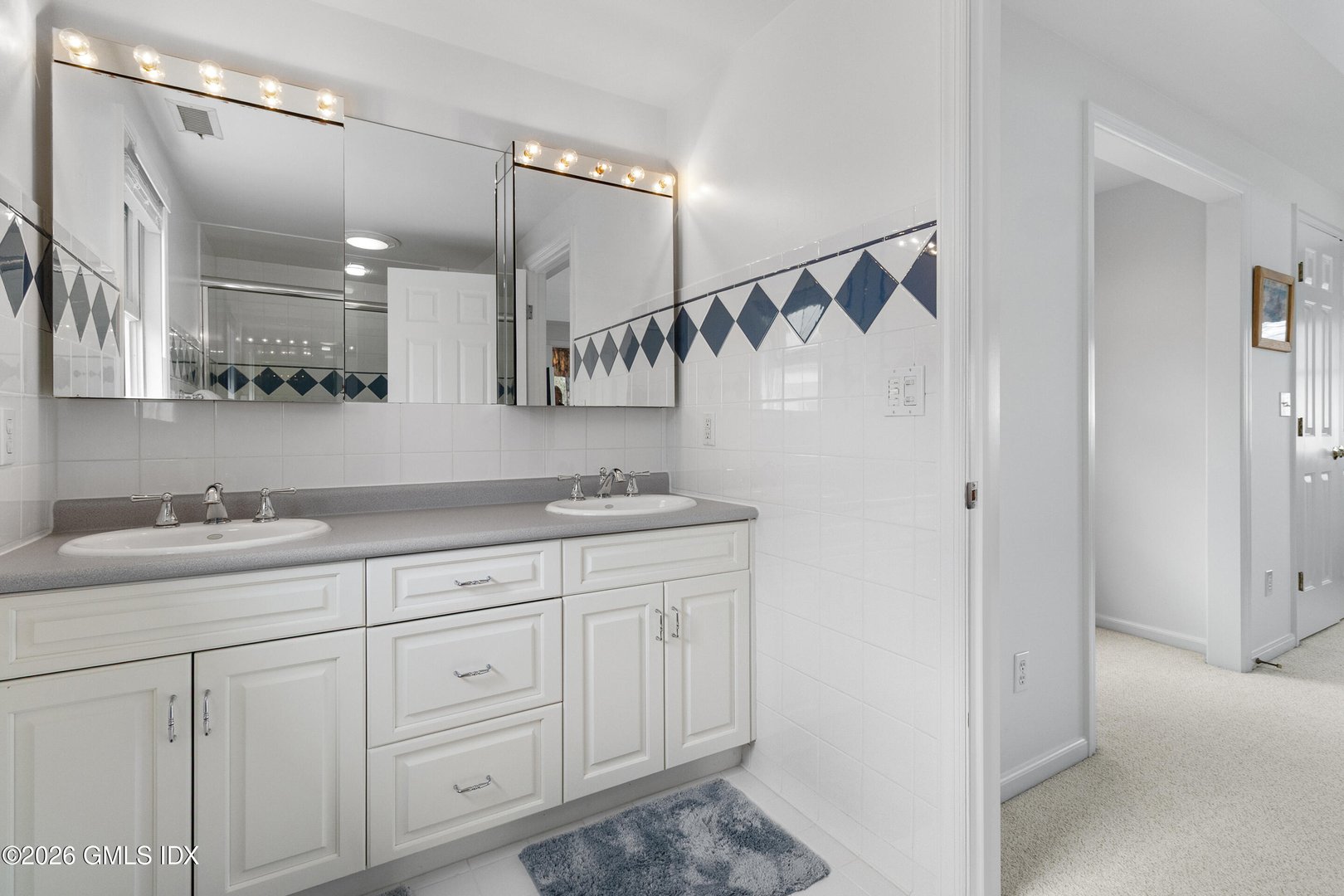 16 Kent Place Photo 21