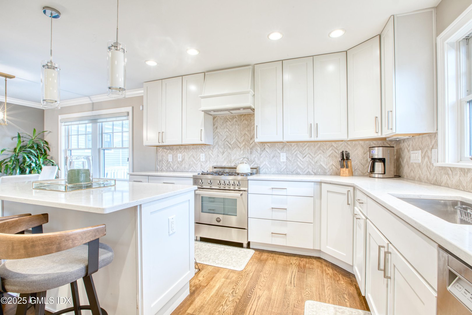 24 Harold Street E Photo 21