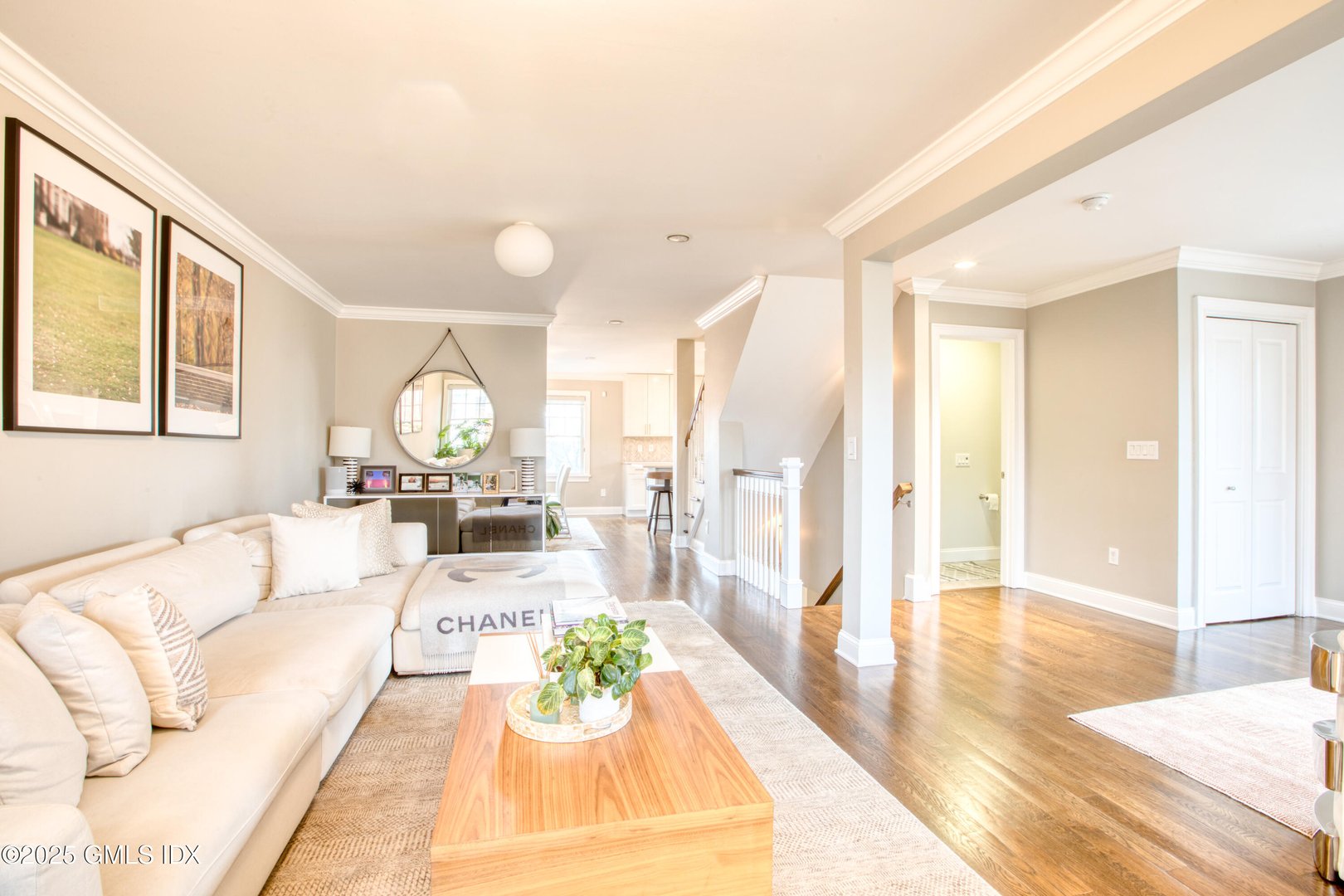 24 Harold Street E Photo 16