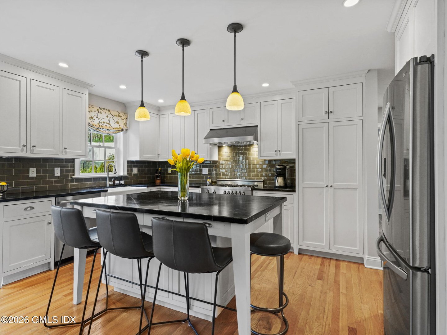 14 Pond Place Photo 9