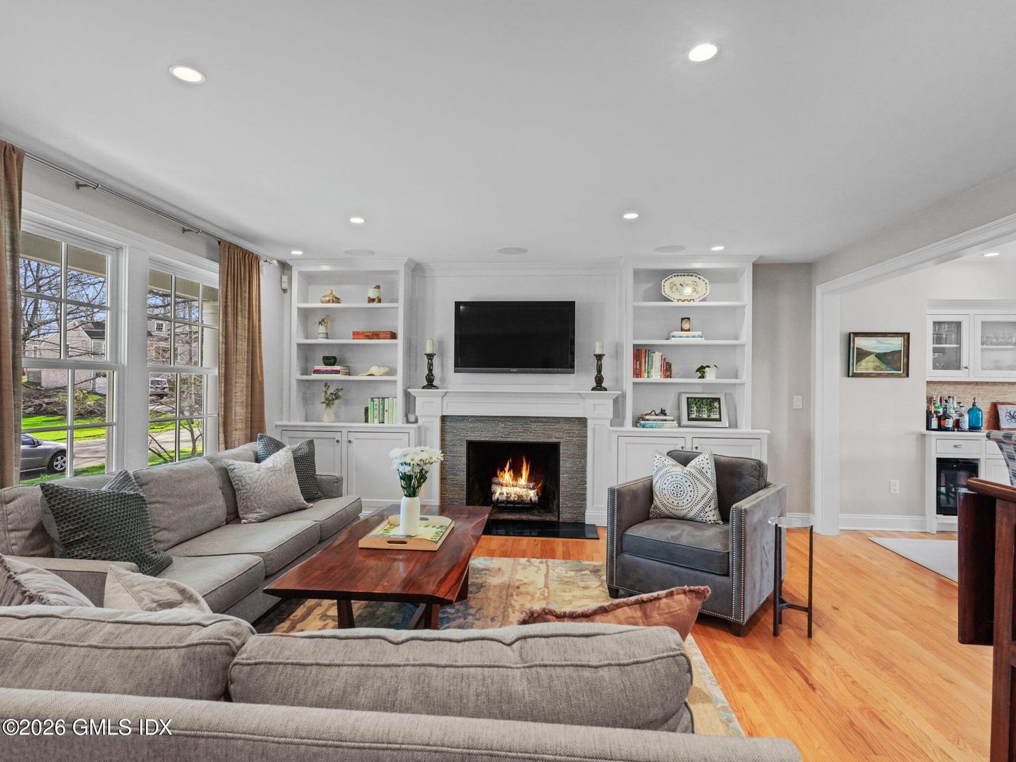 14 Pond Place Photo 5